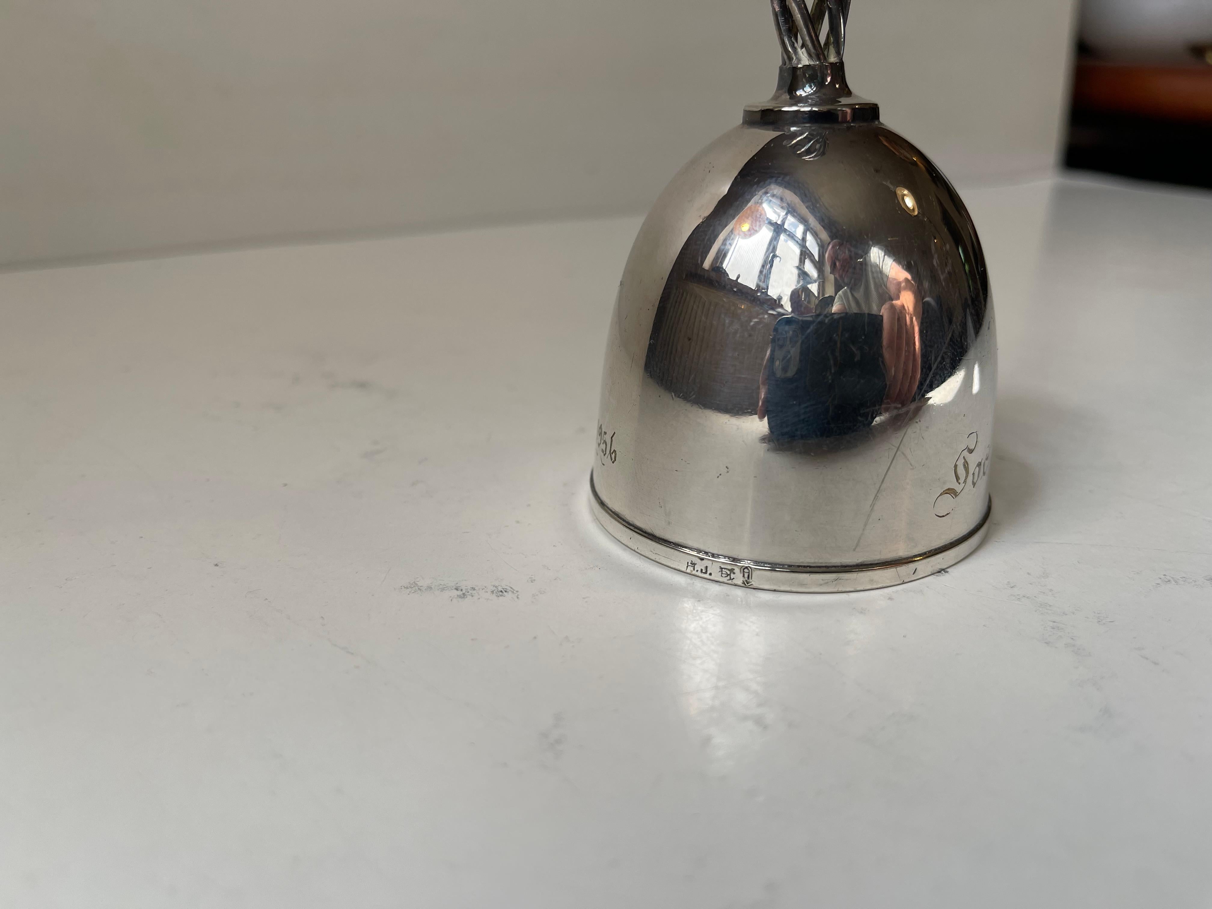 Campana da pranzo o campana da maggiordomo in stile Art Déco in placca d'argento di Hans Jensen, anni '30 In condizioni discrete in vendita a Esbjerg, DK