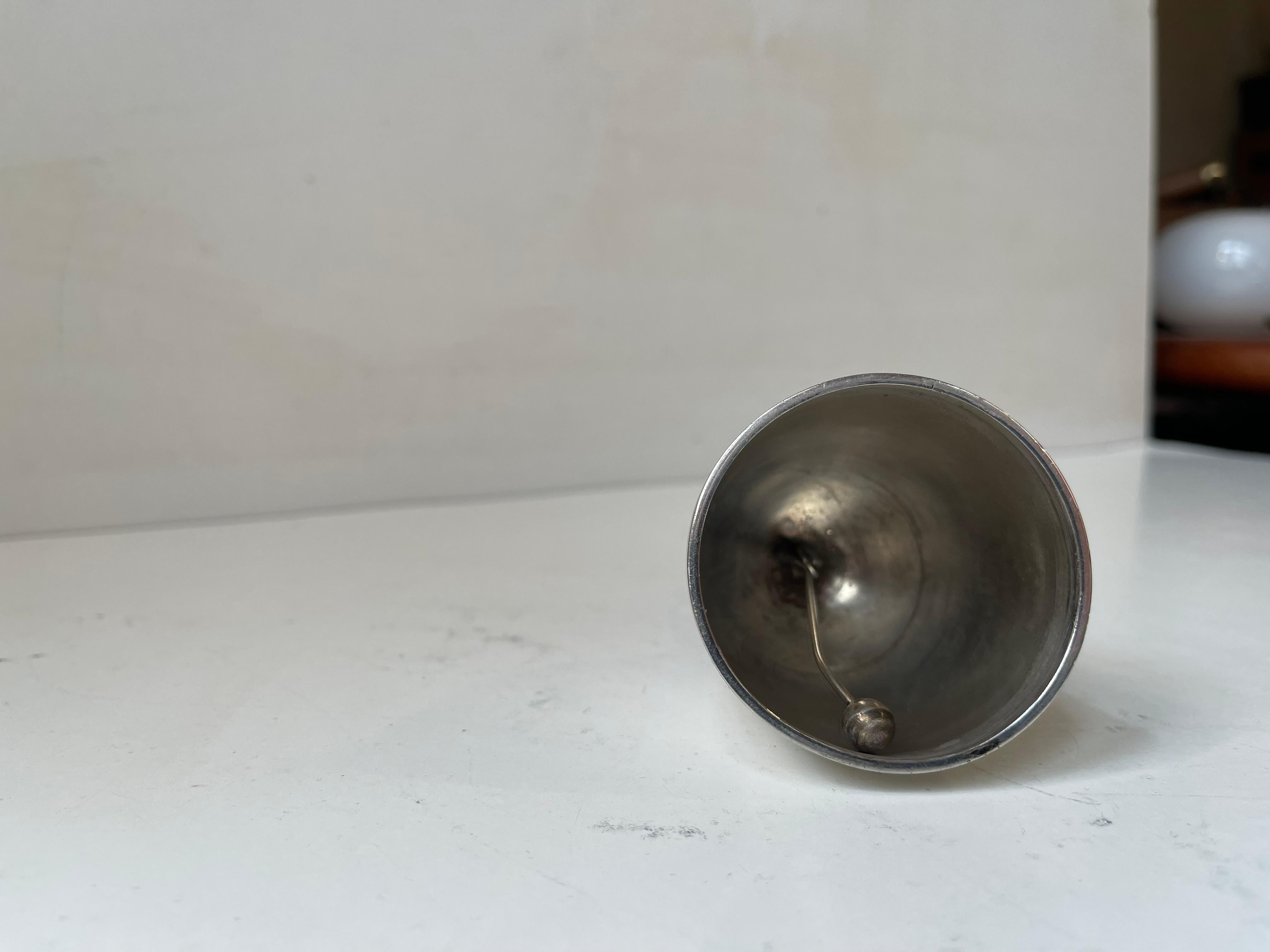 Metà XX secolo Campana da pranzo o campana da maggiordomo in stile Art Déco in placca d'argento di Hans Jensen, anni '30 in vendita