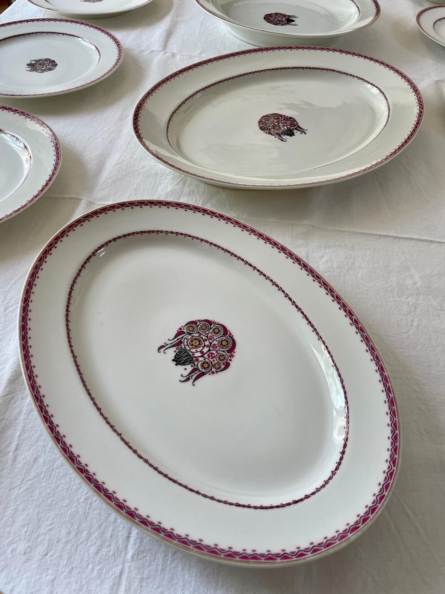 Art Deco Dinner Service by Haviland Limoges, Circa 1925 In Good Condition In Crespières, FR