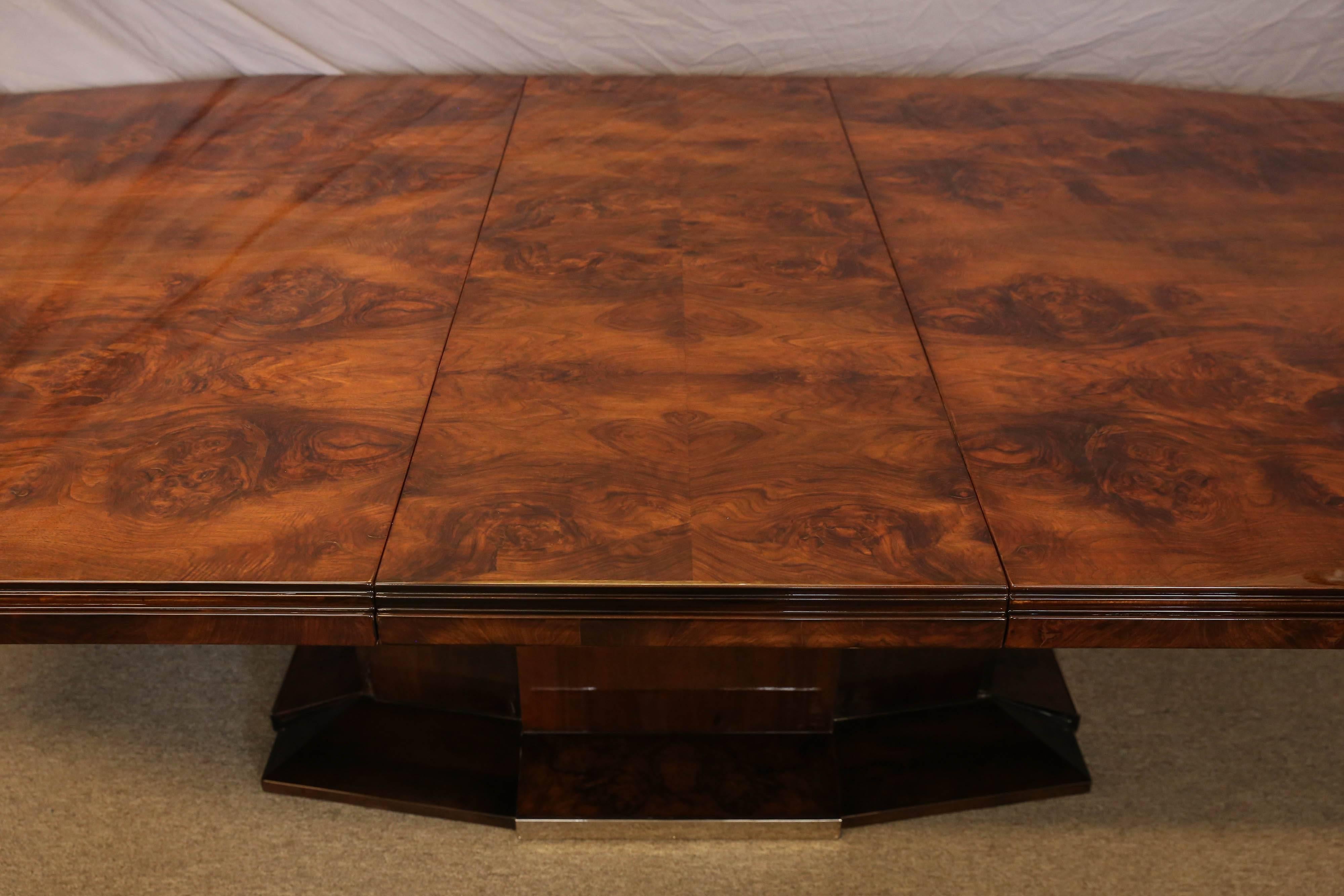 French Art Deco Dining Room Table in Burl Walnut 2