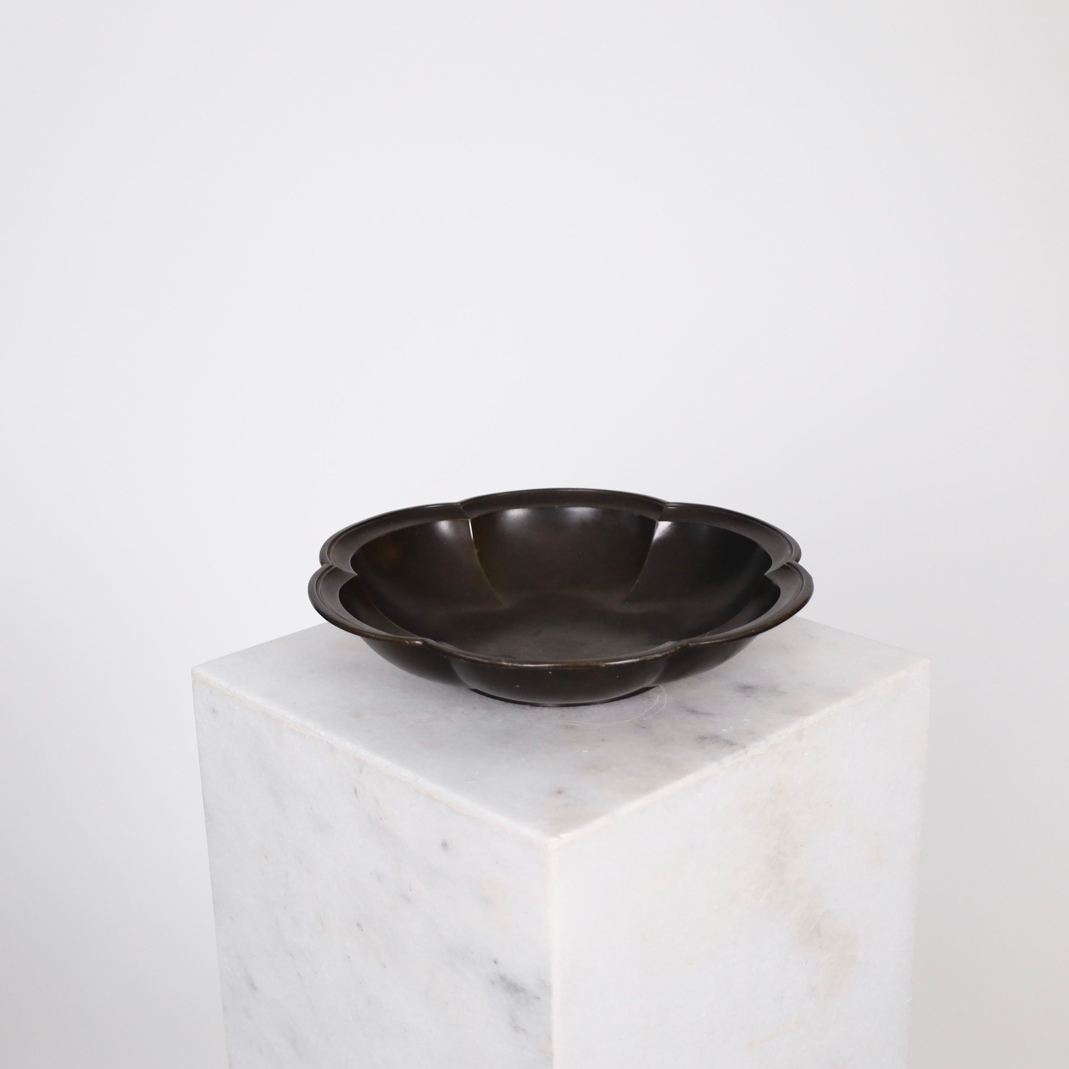 Art Deco Discometal Bowl by Just Andersen, 1930s, Denmark In Fair Condition For Sale In Værløse, DK