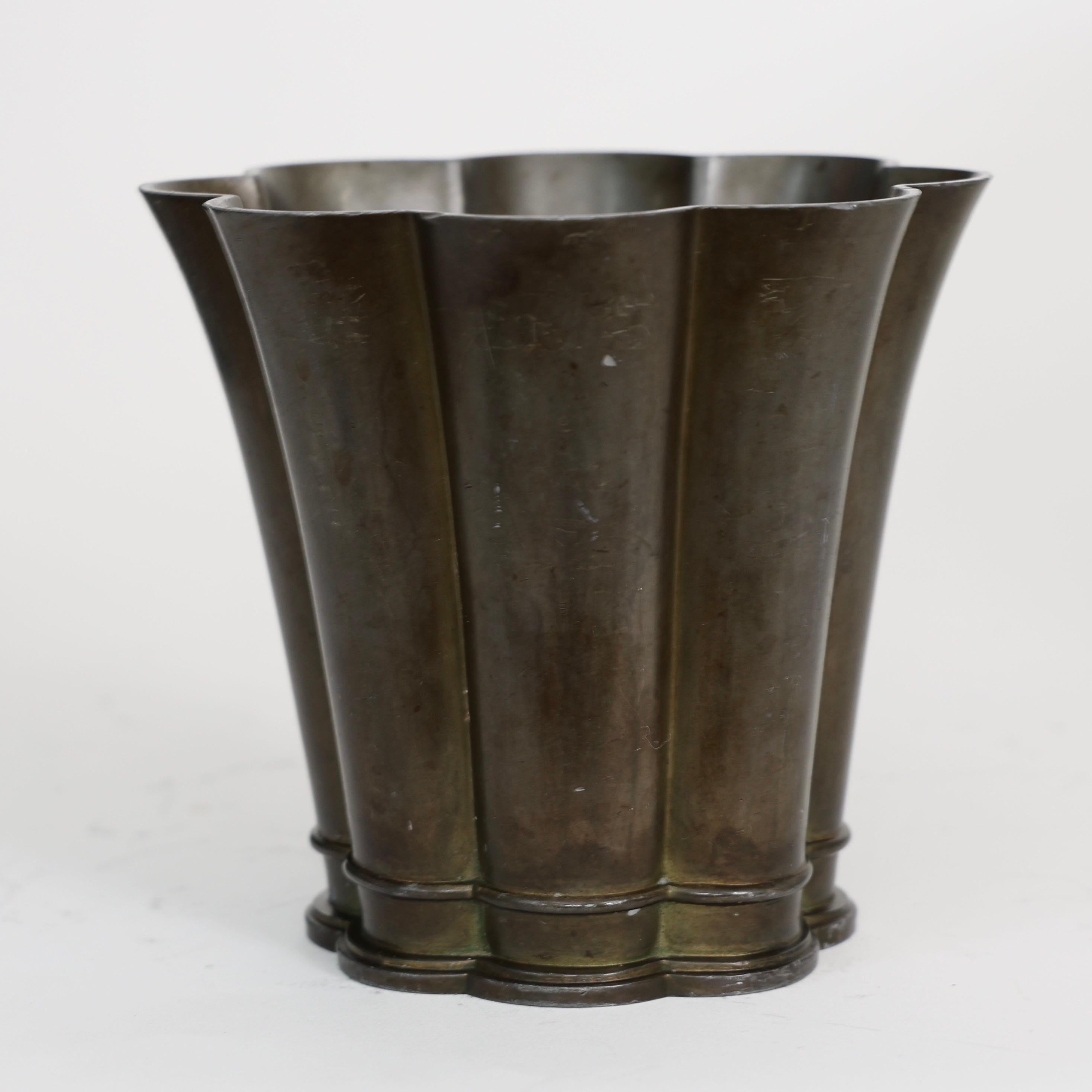 Metà XX secolo Vaso Discometal Art Deco di Just Andersen, anni '40, Danimarca in vendita