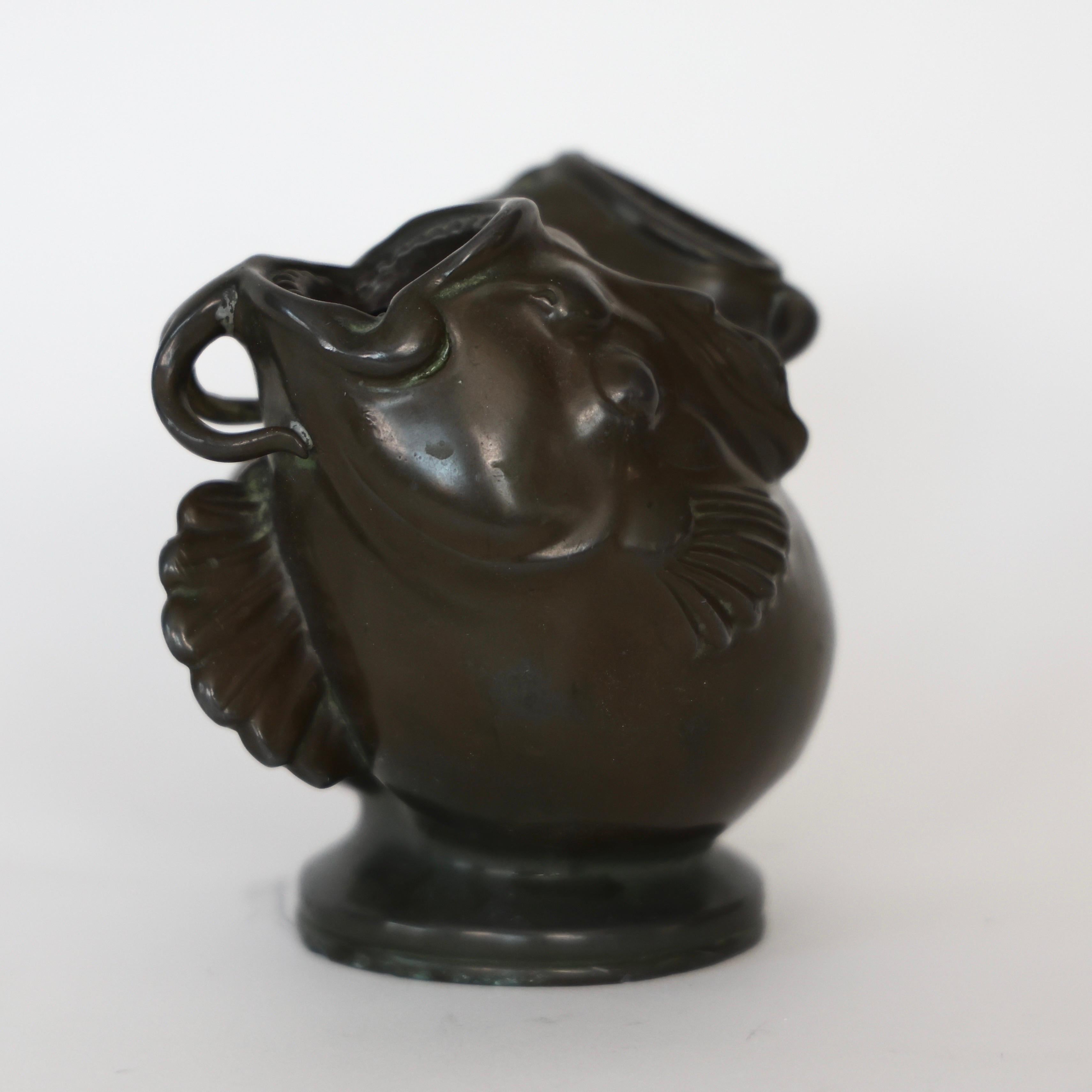 Vaso a forma di pesce Diskometal Art Deco di Just Andersen, anni '30, Danimarca in vendita 1