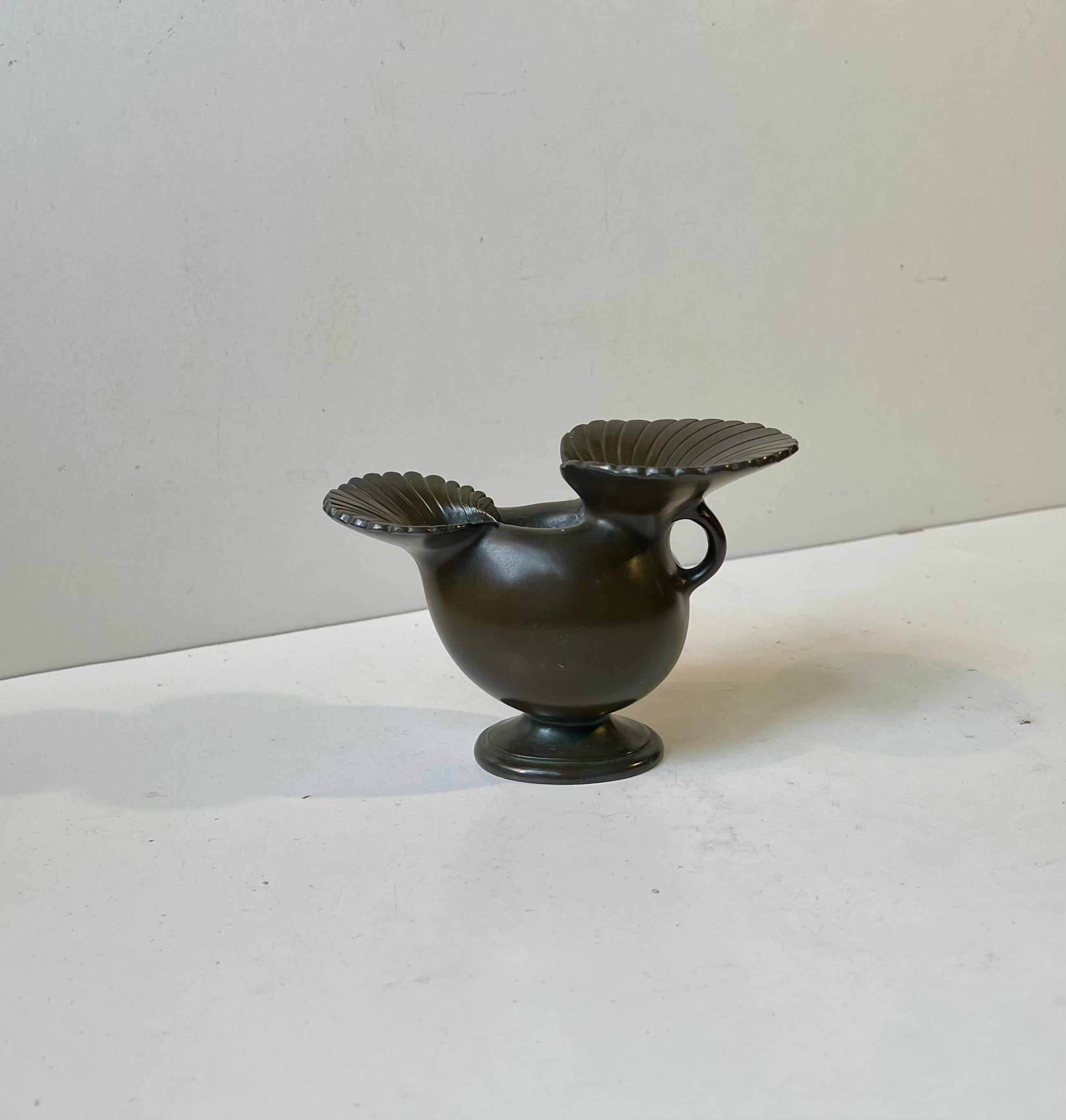 Metà XX secolo Vaso Art Deco Diskometal 'Hen' di Just Andersen, anni '30