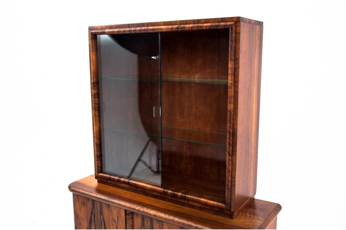 Art Deco display cabinet from the 1940s, Poland. In Good Condition For Sale In Chorzów, PL