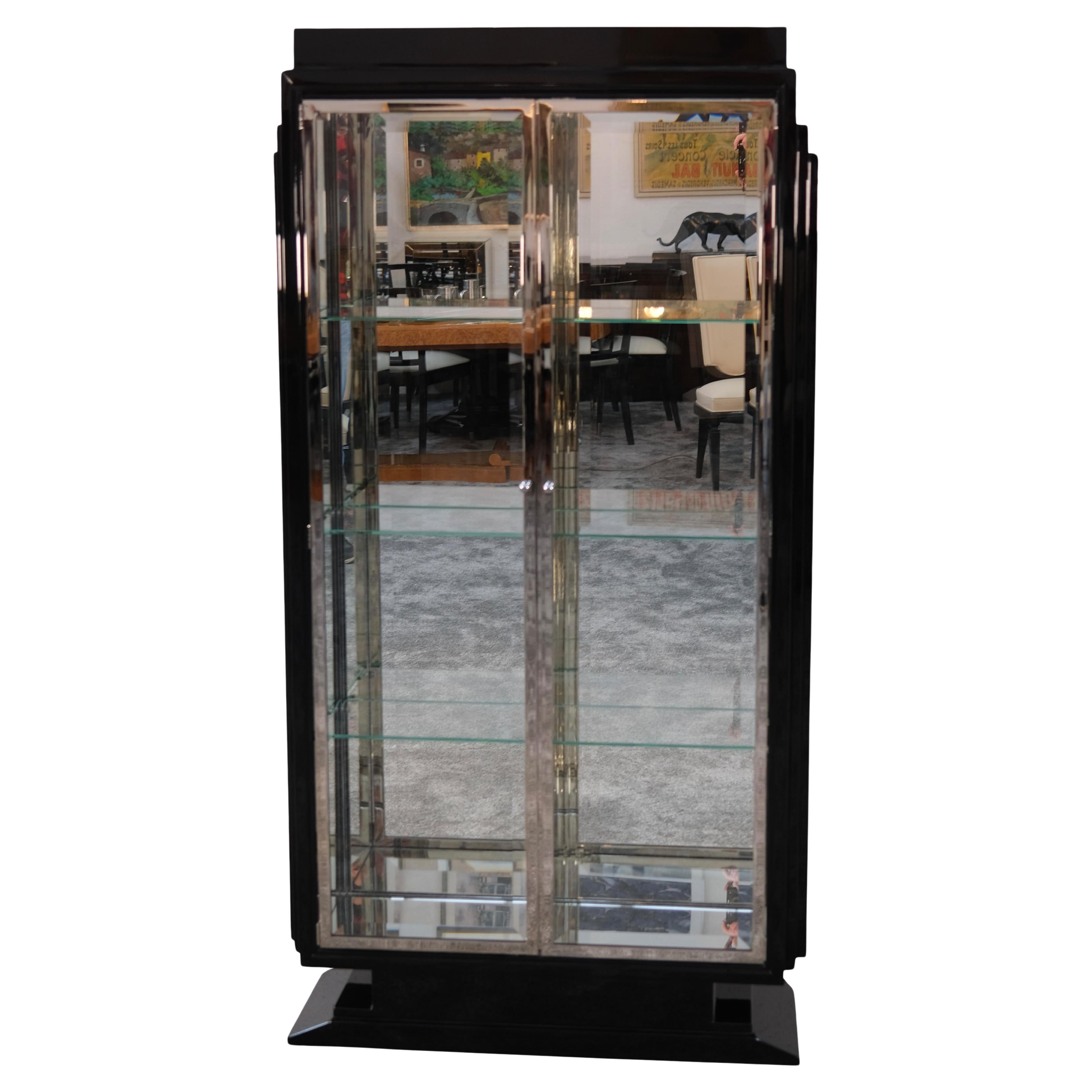 Vitrina Art Decó Negra con Interior de Espejo y Cristal, Francia Años 30 en venta