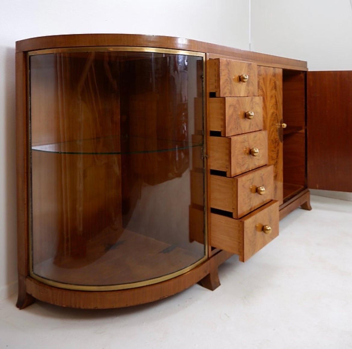 Art Deco Art deco display cabinet in walnut veneer - Circa 1930 For Sale