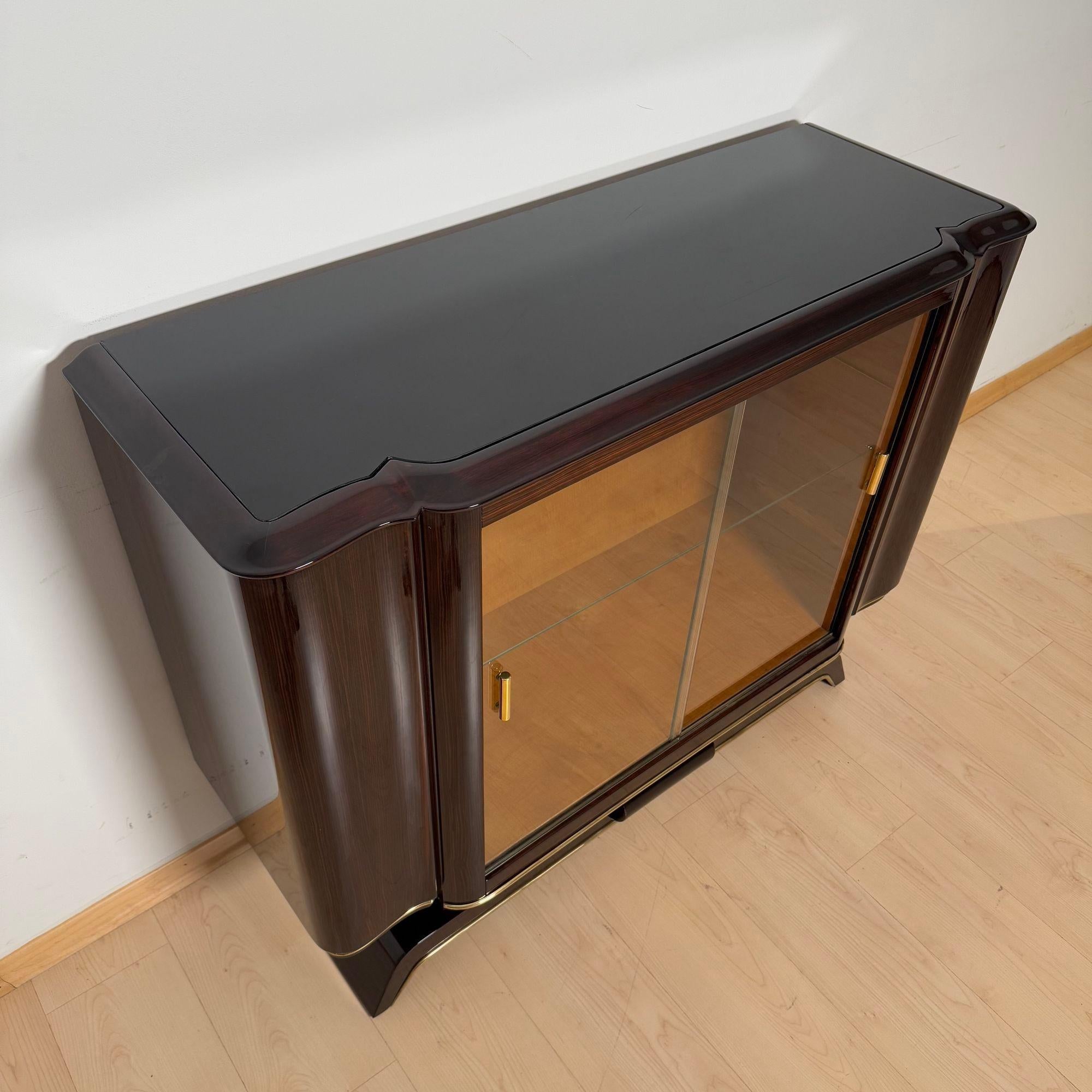 Art Deco Vitrine Sideboard, Makassar Ebenholz, Ahorn, Messing, Glas, Paris um 193 im Angebot 5