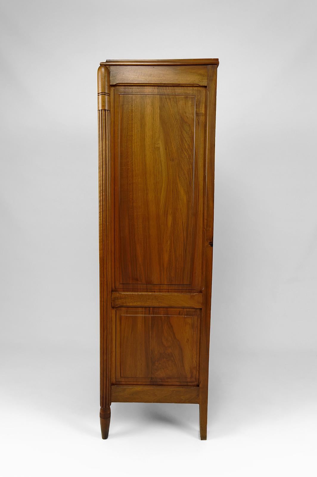 Glass Art Deco display cabinet / showcase / bookcase in walnut, France, Circa 1920 For Sale