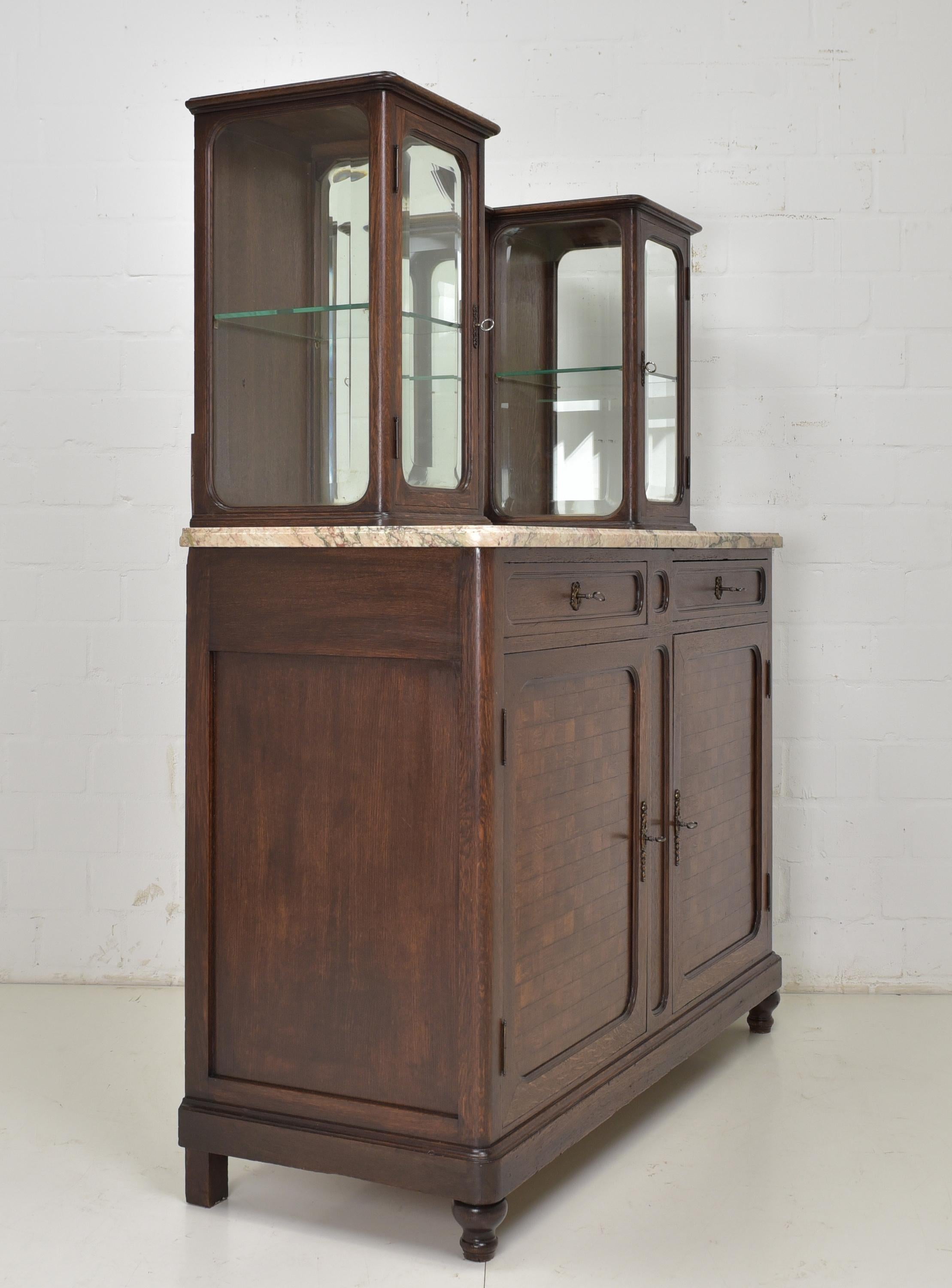 Art Deco Display Cabinet / Sideboard Buffet in Oak, 1925 For Sale 6