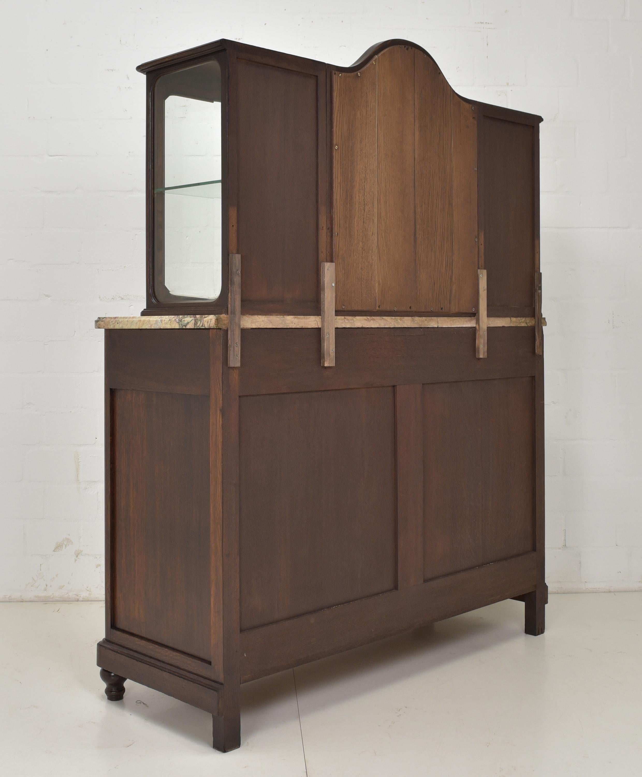 Art Deco Display Cabinet / Sideboard Buffet in Oak, 1925 For Sale 7