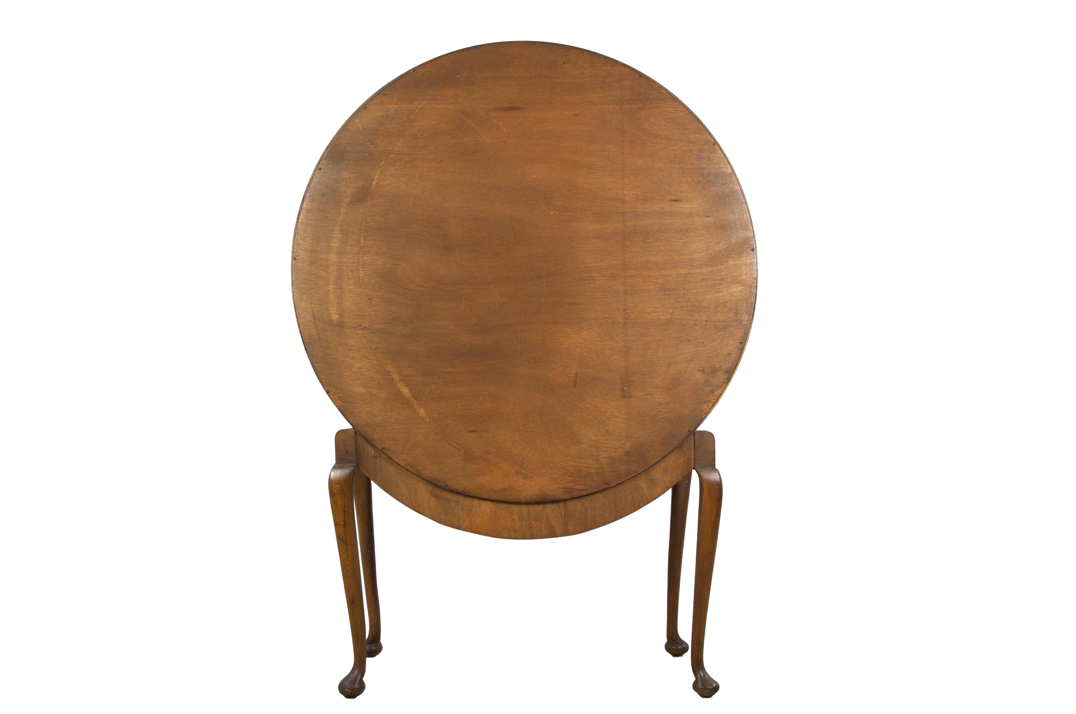 Walnut Art Deco Display Cabinet Vitrine, English, circa 1930