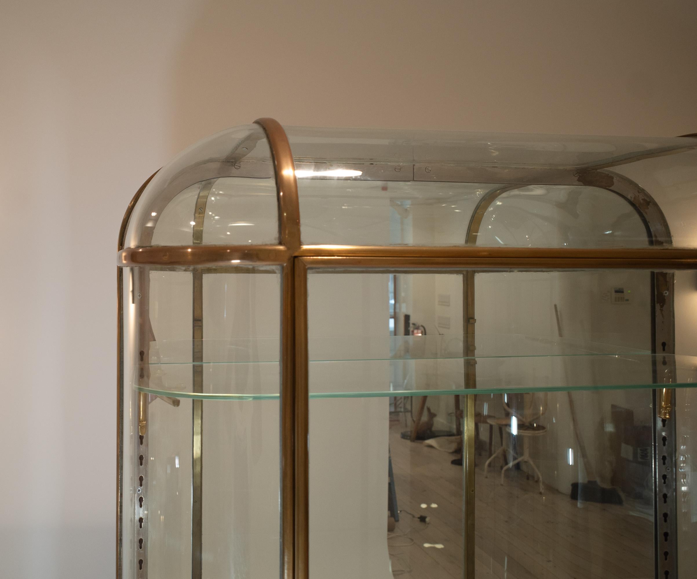 20th Century Art Deco Display Case with Curved Glass by Lena (Large) For Sale