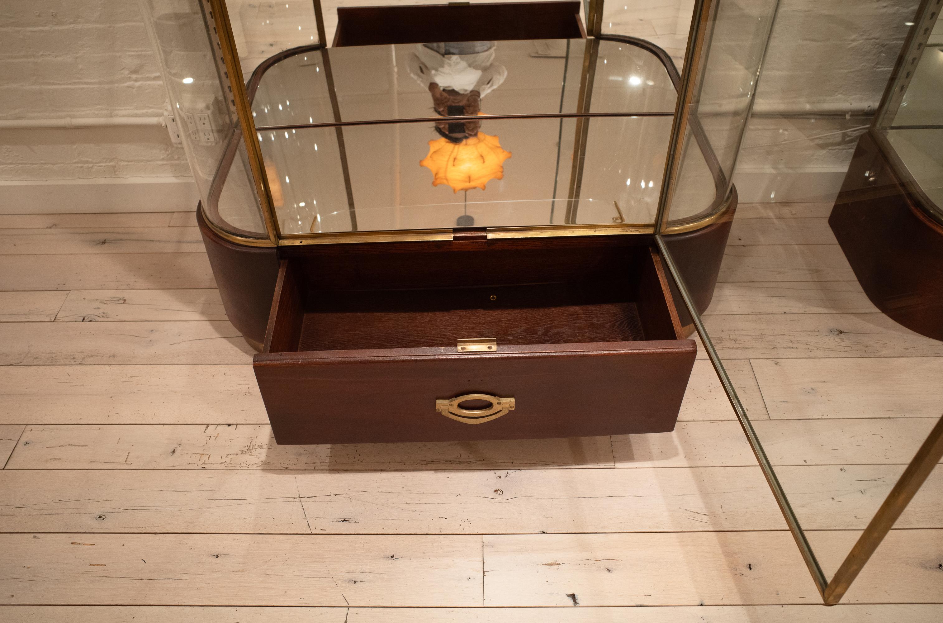 Art Deco Display Case with Curved Glass by Lena (Large) For Sale 3