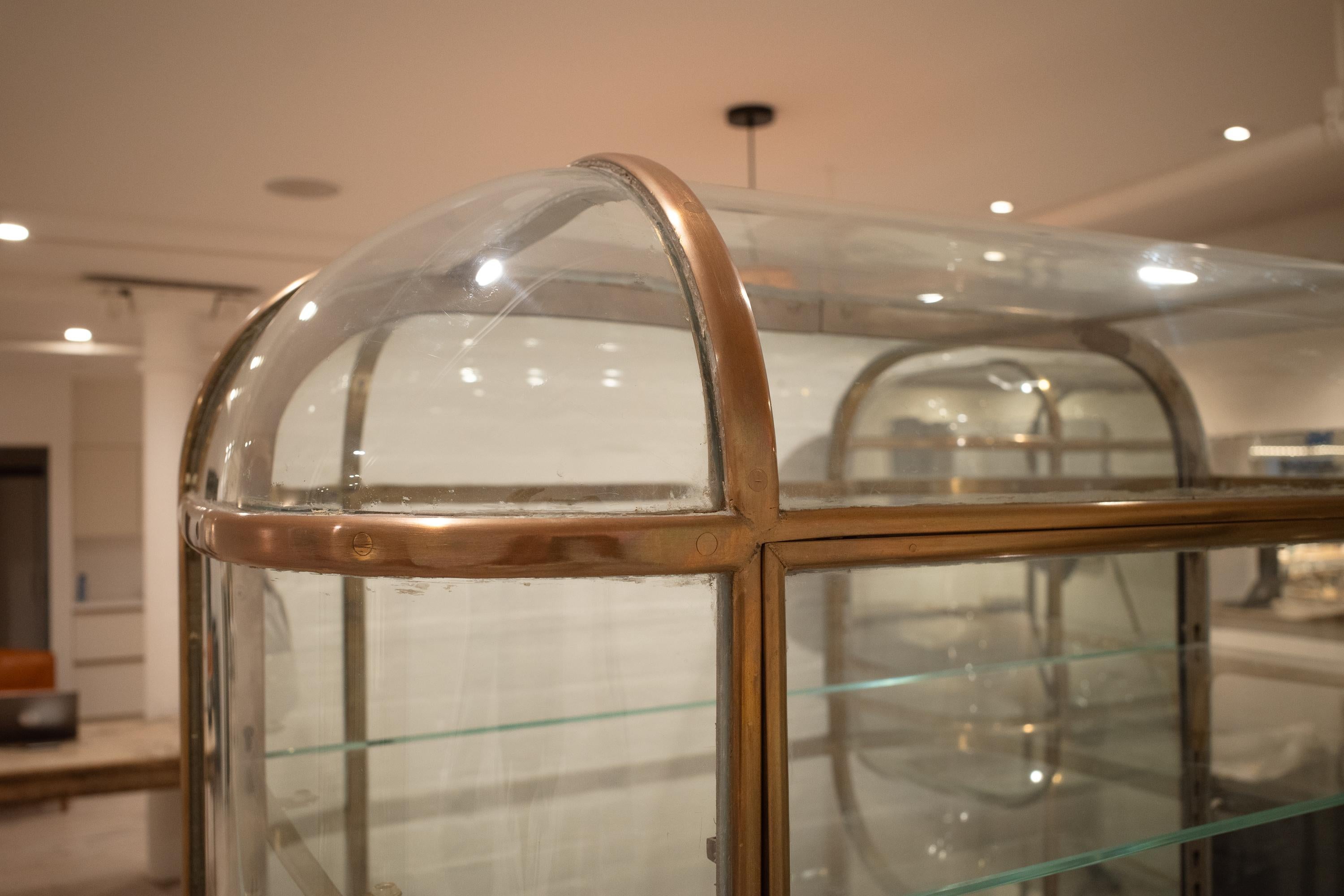 Art Deco Display Case with Curved Glass by Lena (Large) For Sale 4
