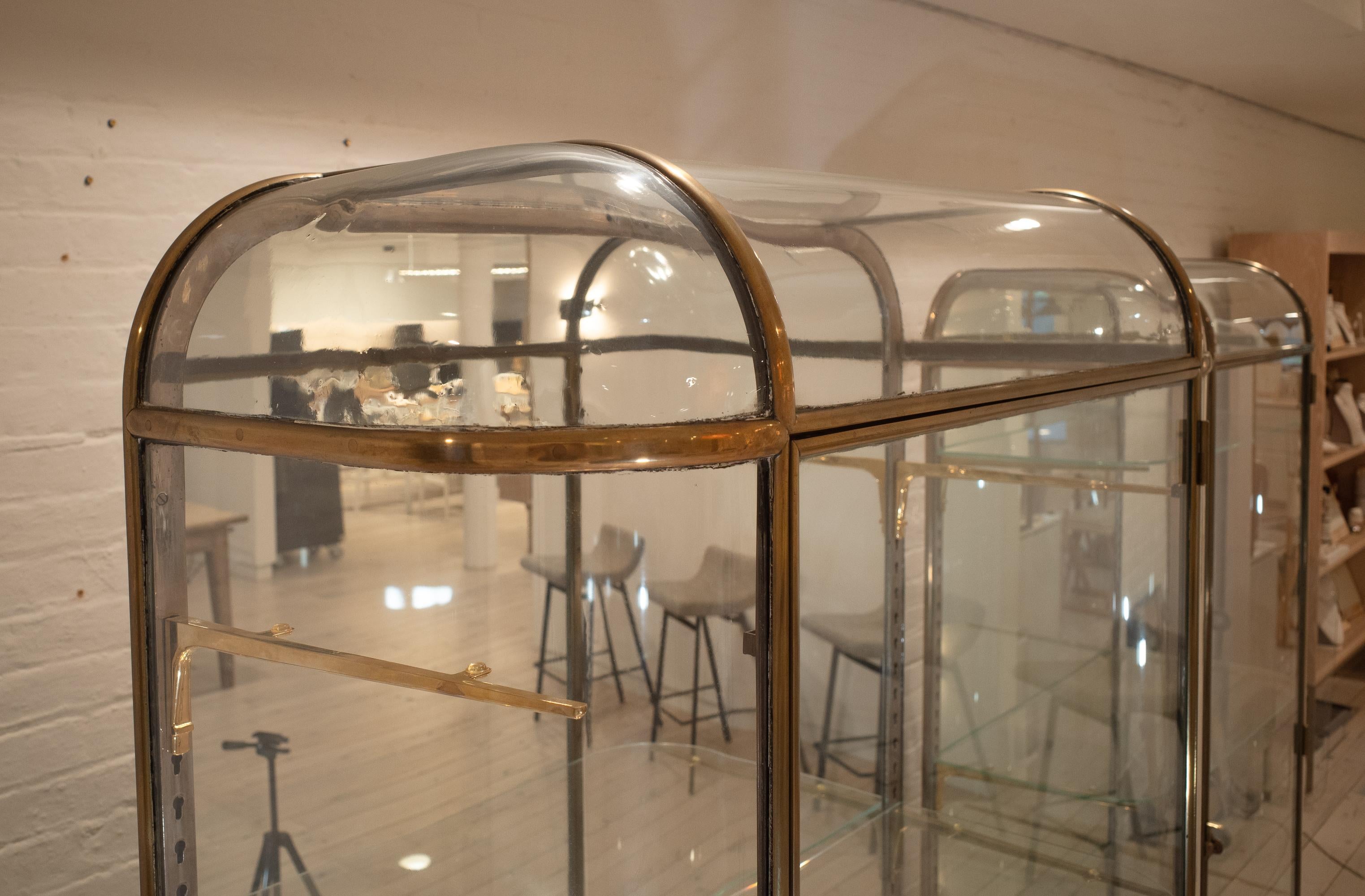 Art Deco Display Case with Curved Glass by Lena (Large) For Sale 3