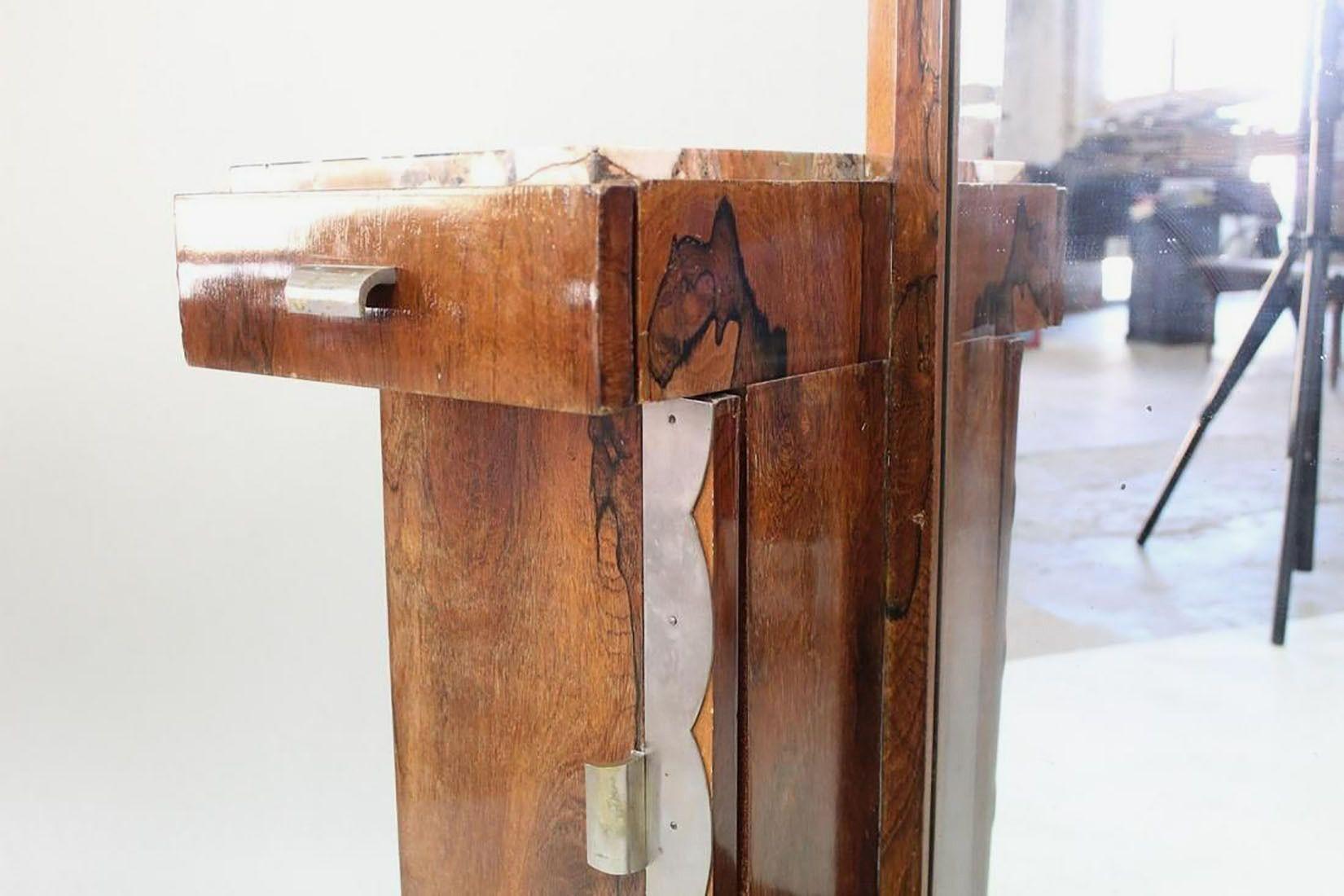 Milieu du XXe siècle Coiffeuse de style Donald Deskey en bois de palissandre et marbre avec miroir complet en vente