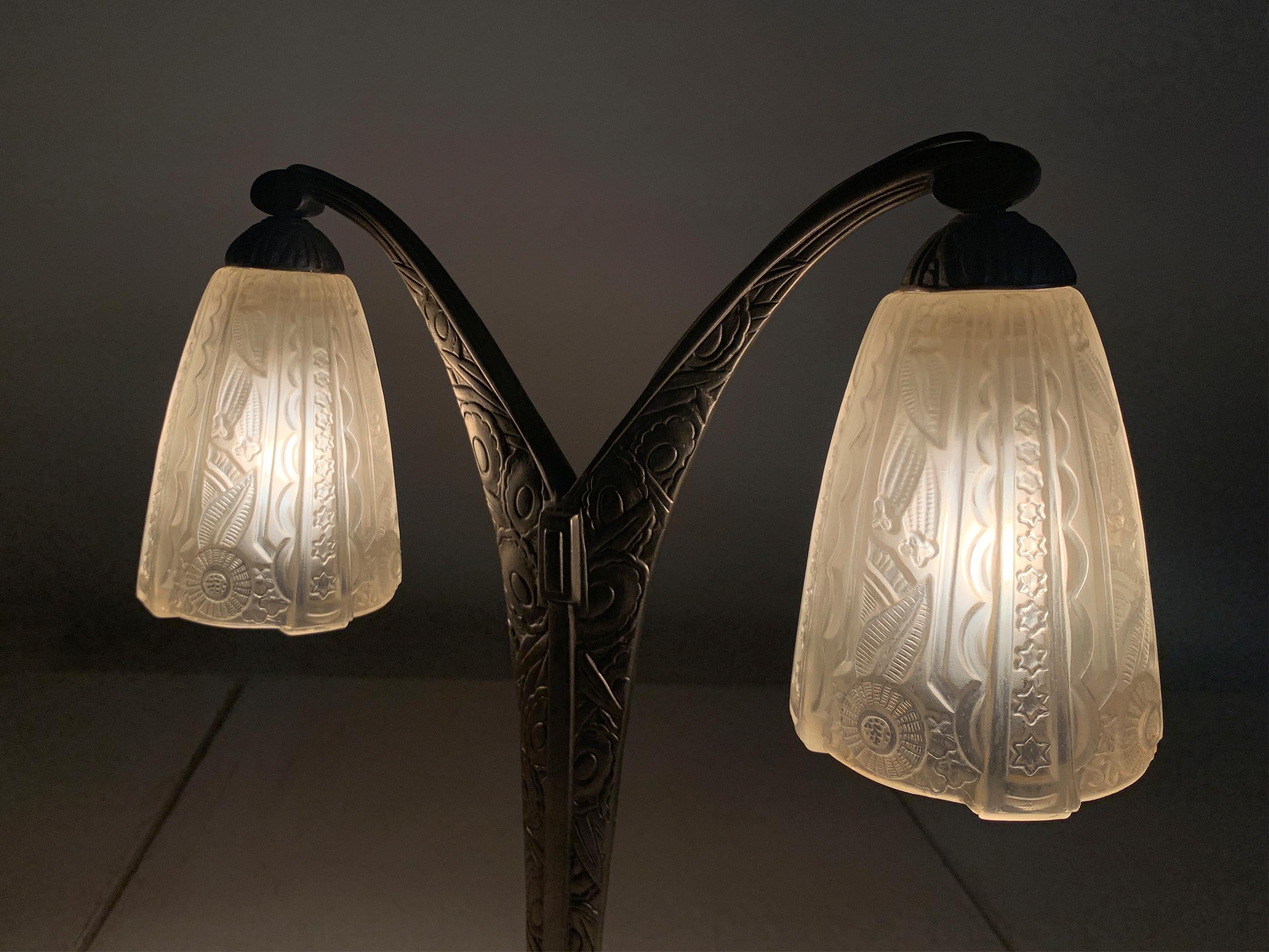 Art Deco Double Arm Table Lamp in Press Molded Glass/Nickeled Bronze, circa 1930 For Sale 5
