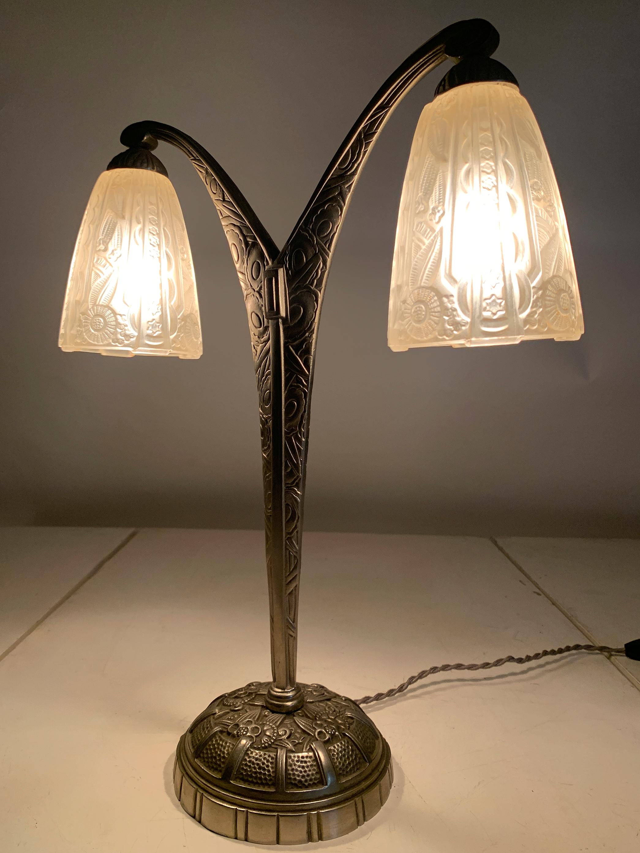 Art Deco Double Arm Table Lamp in Press Molded Glass/Nickeled Bronze, circa 1930 For Sale 7