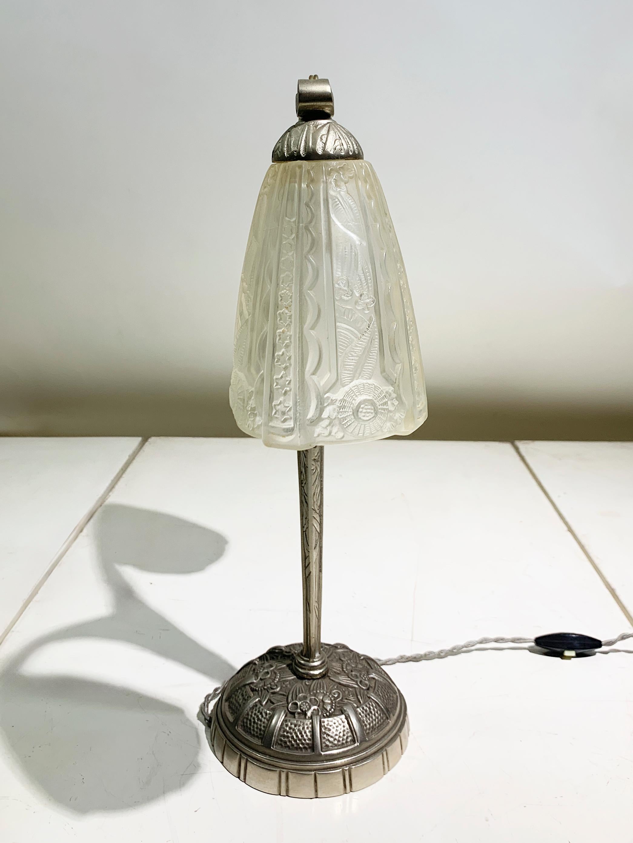 20th Century Art Deco Double Arm Table Lamp in Press Molded Glass/Nickeled Bronze, circa 1930 For Sale