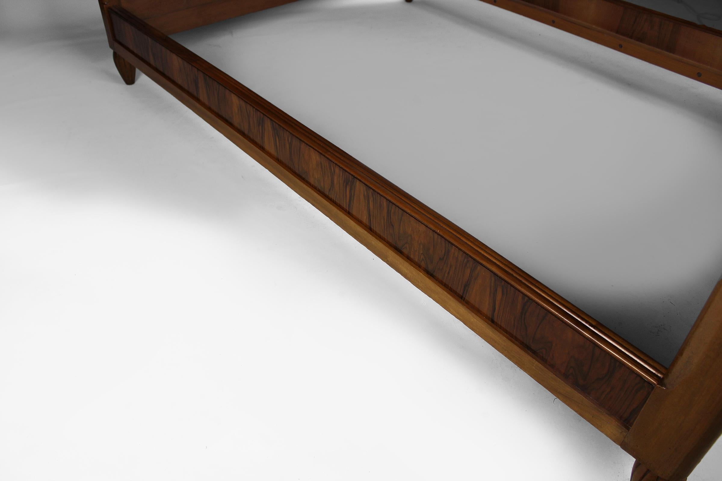 Art Deco Double Bed by Ateliers Gauthier-Poinsignon in walnut, circa 1920-1930 For Sale 3