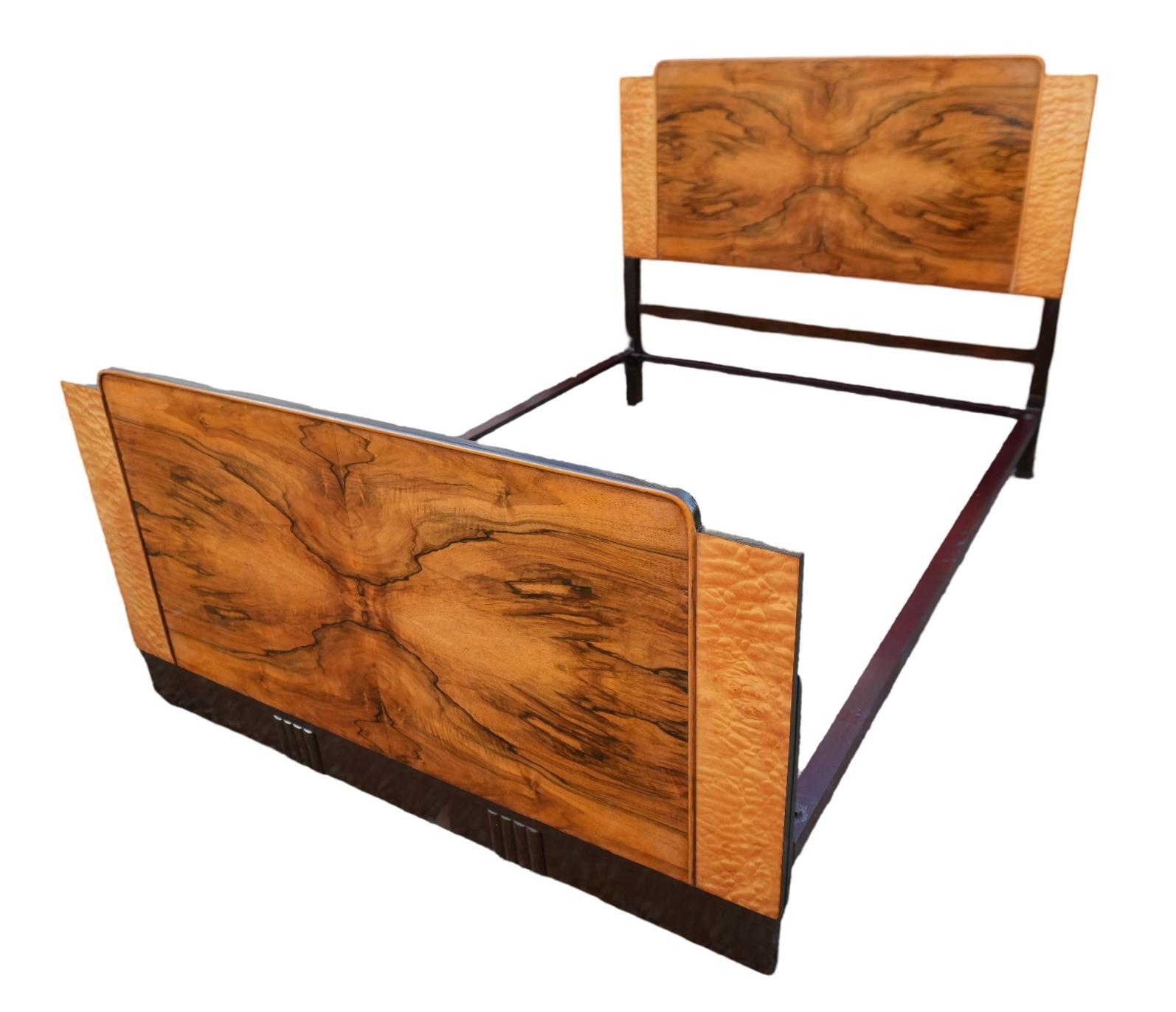 Art Deco Double Bed Europeo en venta