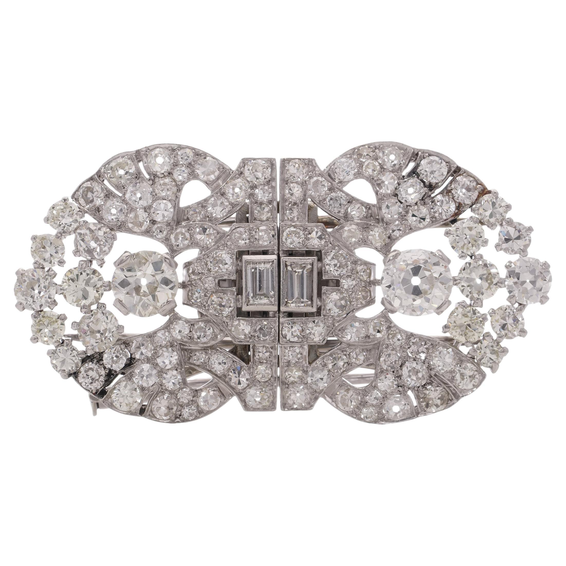 Art Deco double-clip 5.52 carats diamonds brooch