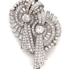 Art Deco Double Clip Brooch 14.20 Carats 18 Karat White Gold
