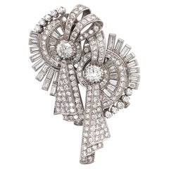 Spilla Art Deco a doppia clip 14,20 carati in oro bianco 18 carati