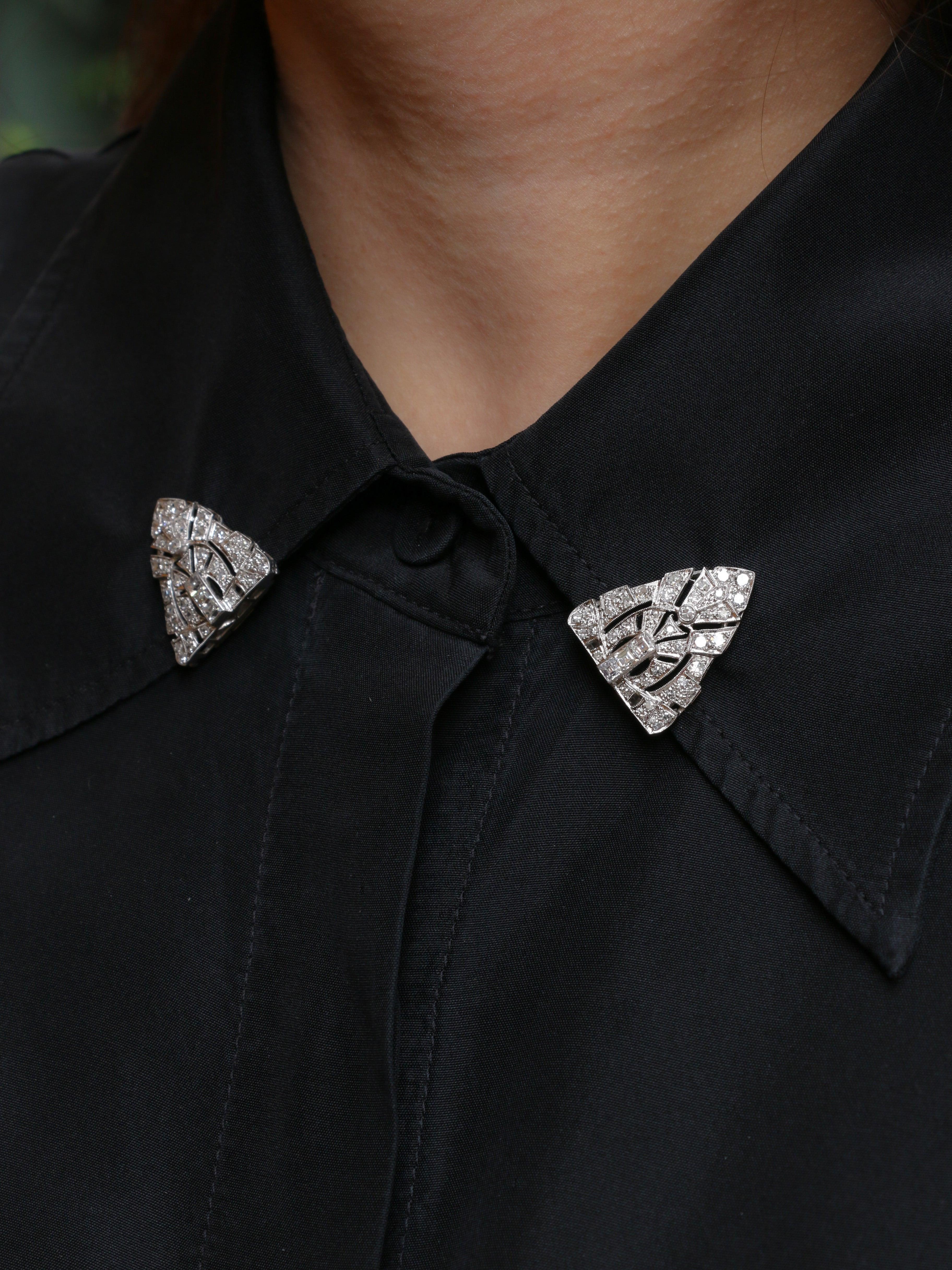 Art Deco Double-Clip Brooch in Gold and Platinum with Diamonds For Sale 6