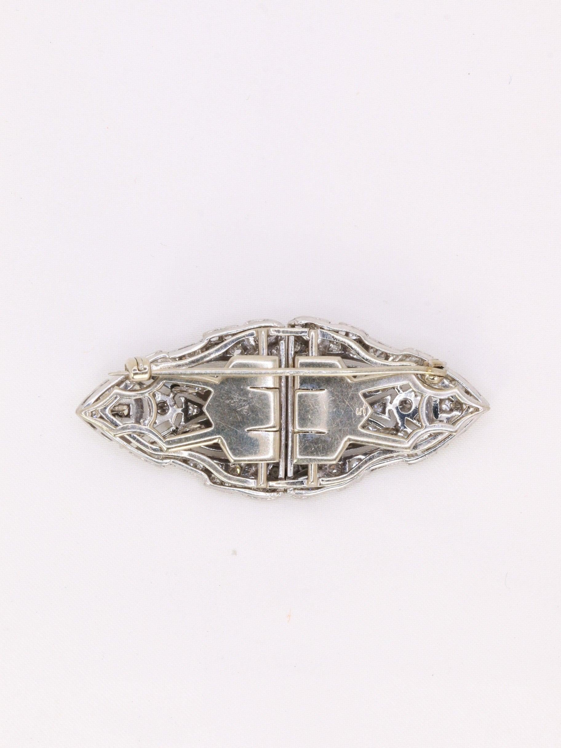 Art Deco Double-Clip Brooch in Gold and Platinum with Diamonds For Sale 3