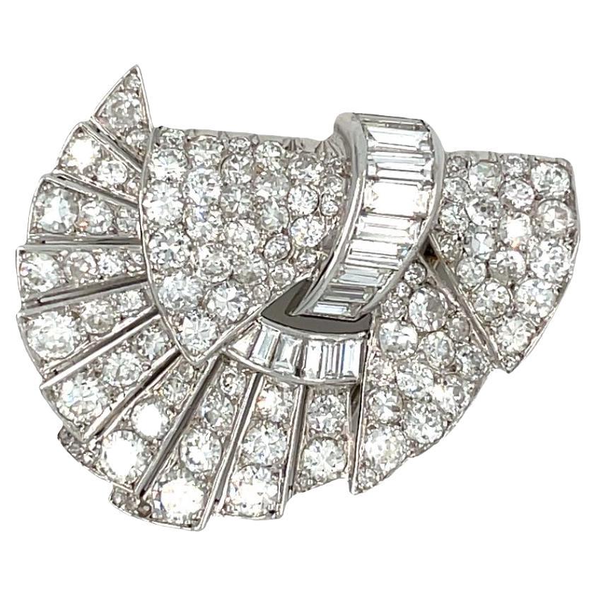 Art Deco Double Clip Diamond 9 carats Brooch Platinum
