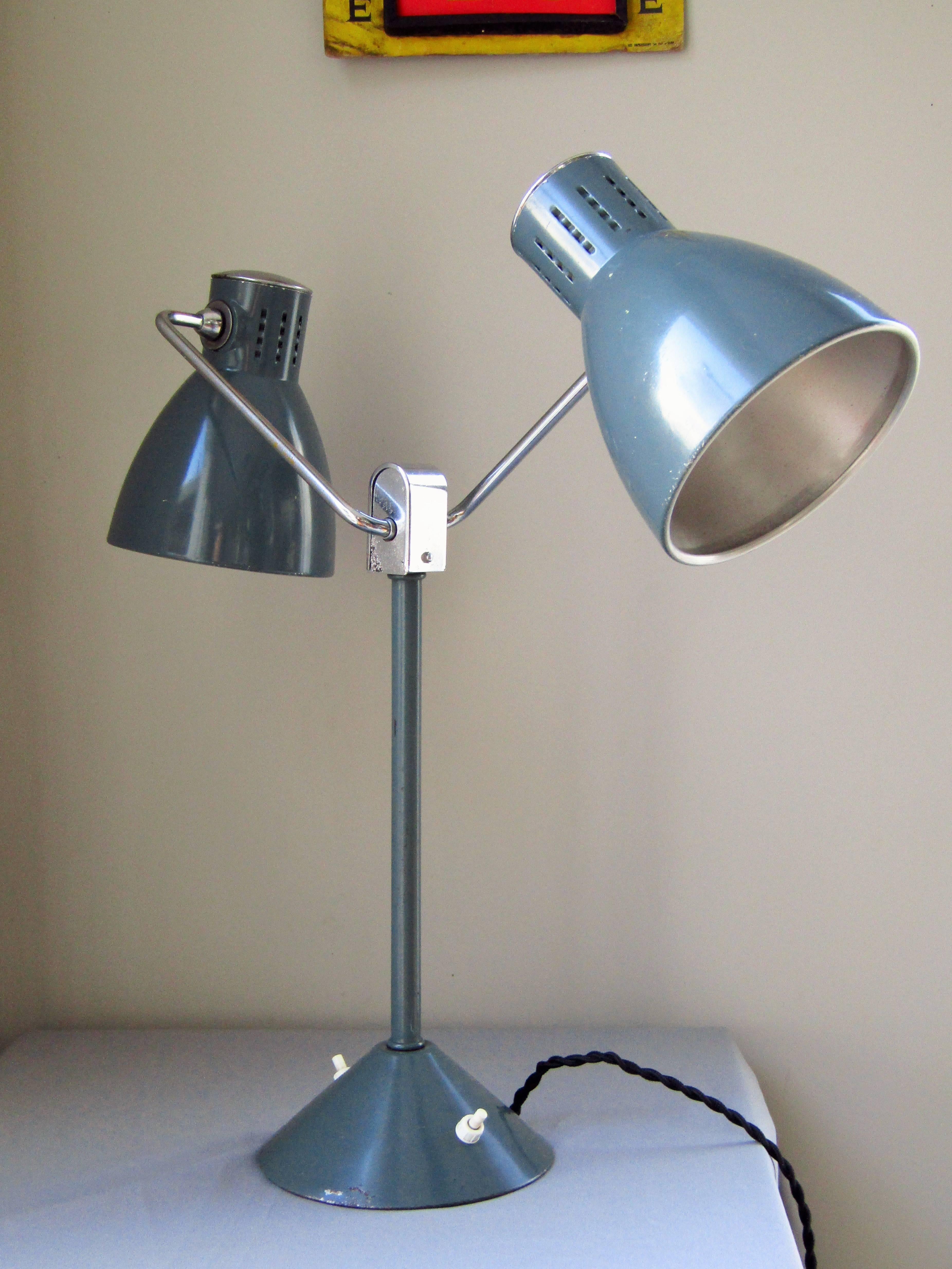 Art Deco double desk lamp by Jumo, France, 1940s. Original condition, only rewired. Gently worn patina.

