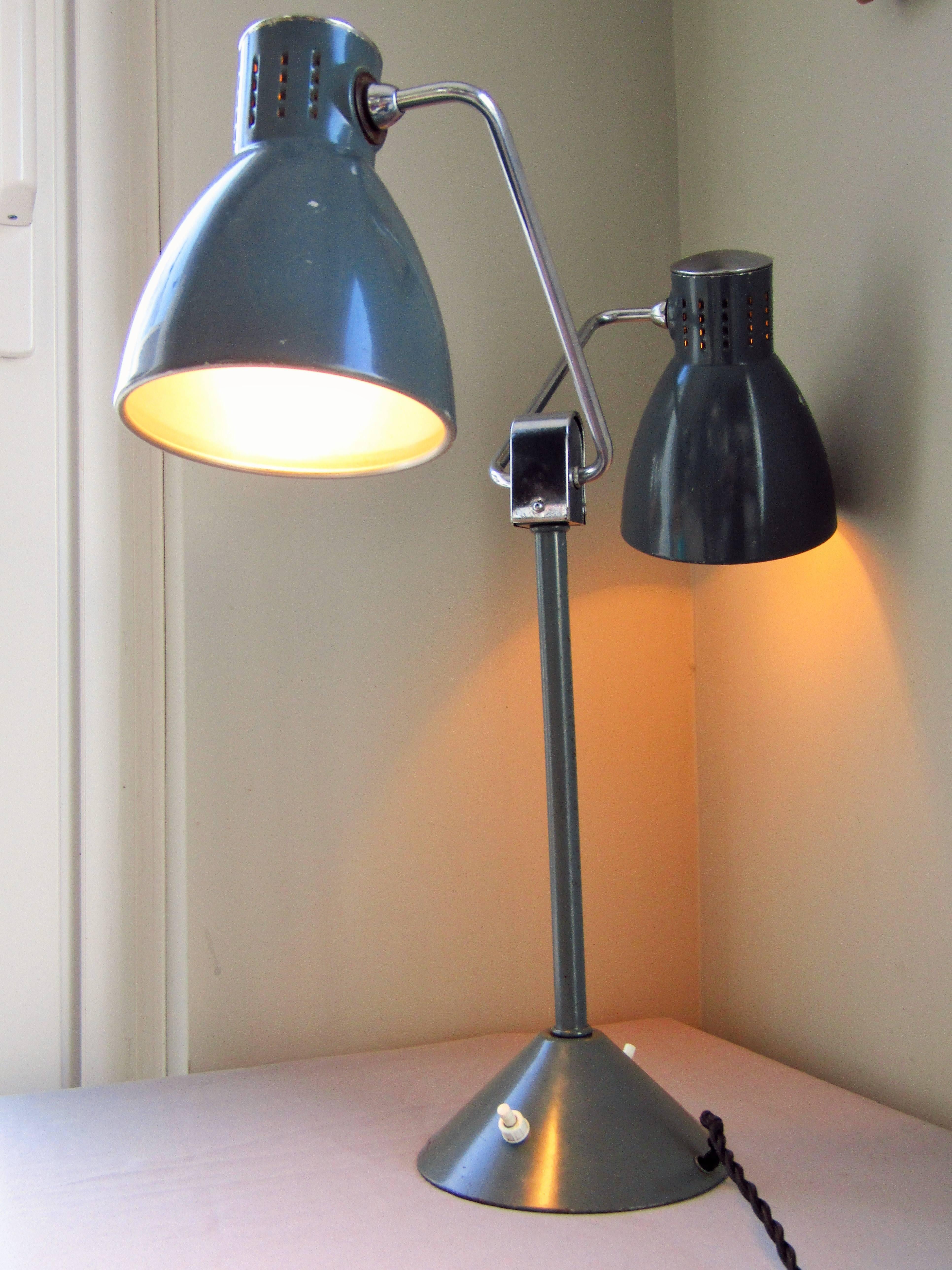 dual desk lamp