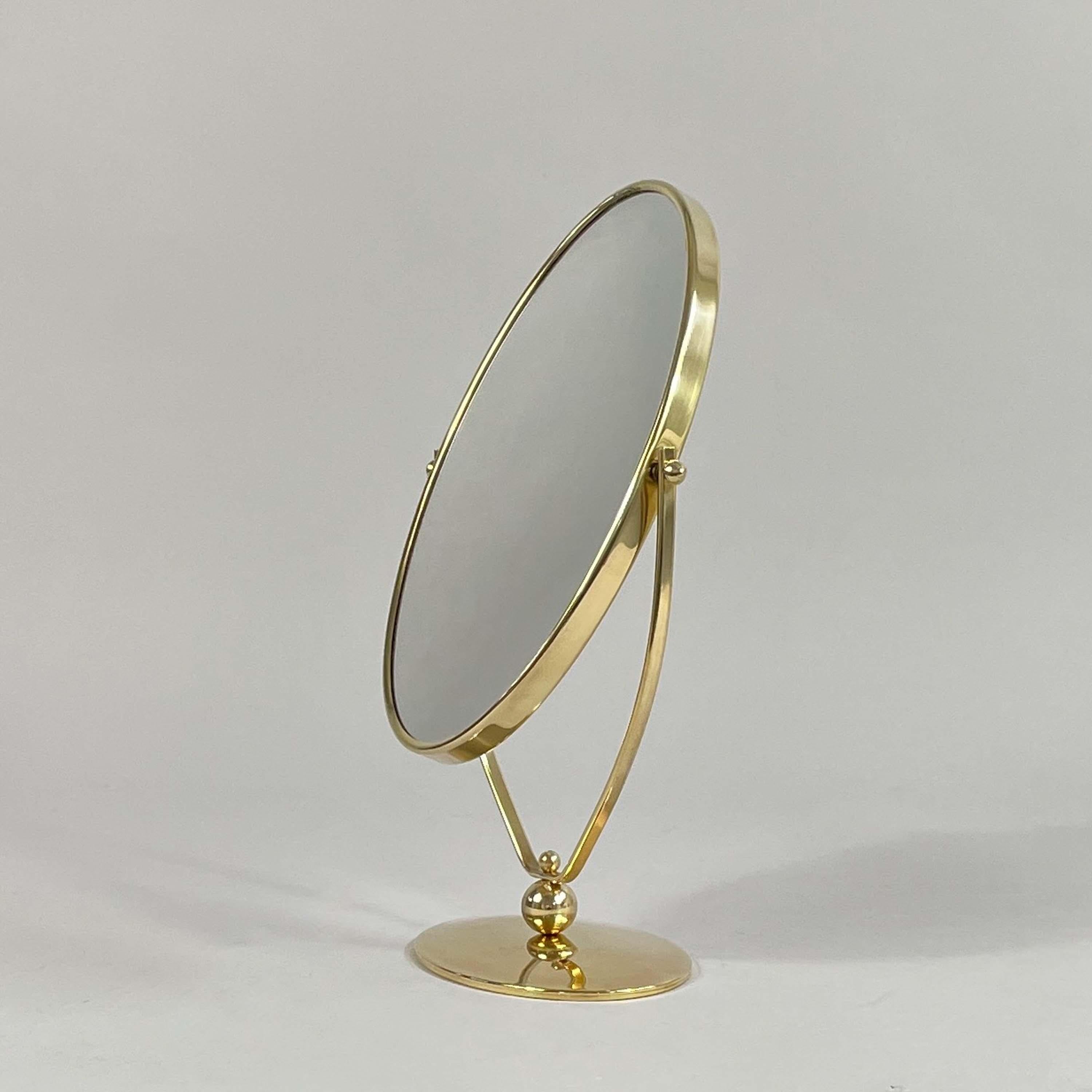 Art Deco Double-Sided Brass Table Mirror, Suecia Años 40 Art Decó en venta