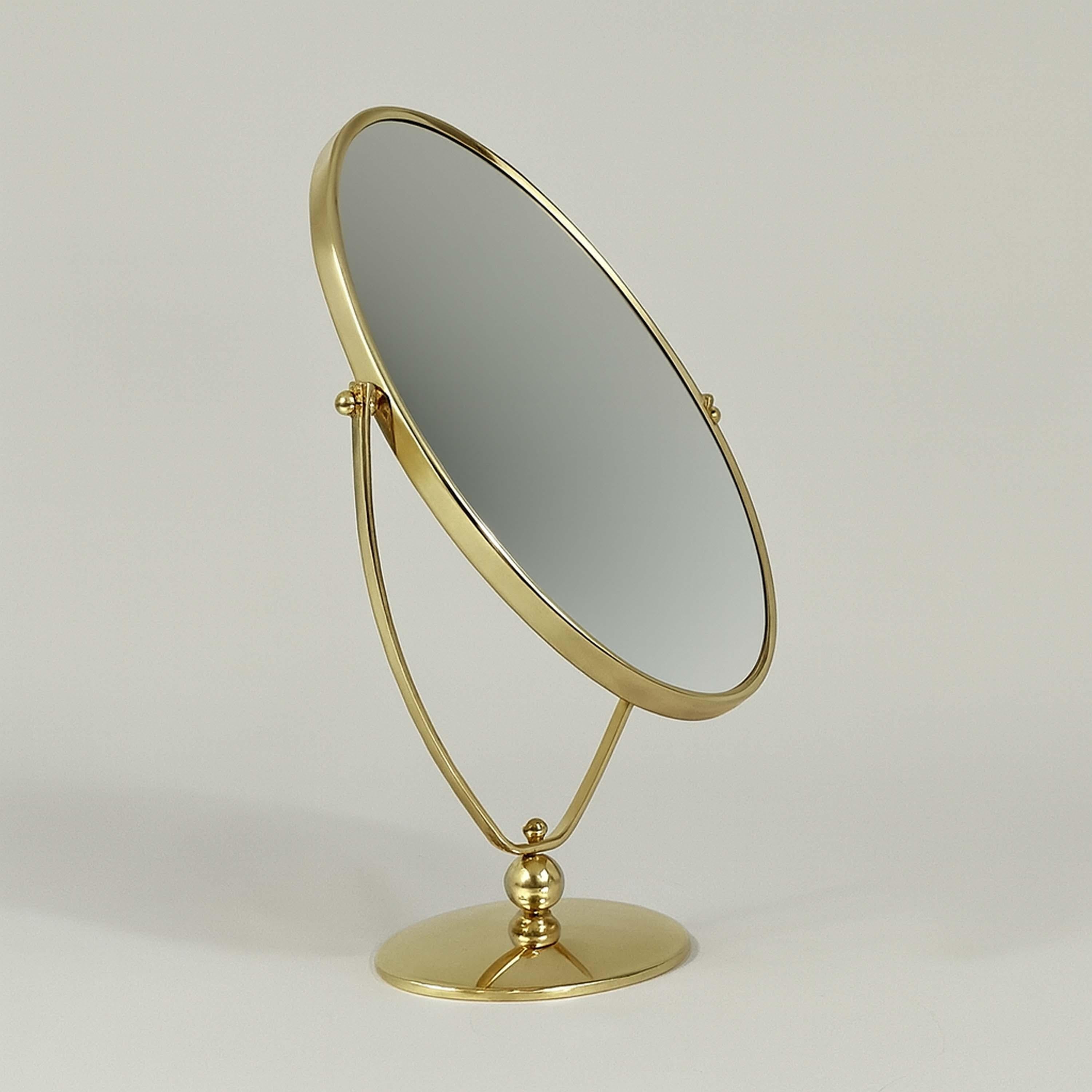 Art Deco Double-Sided Brass Table Mirror, Suecia Años 40 mediados del siglo XX en venta