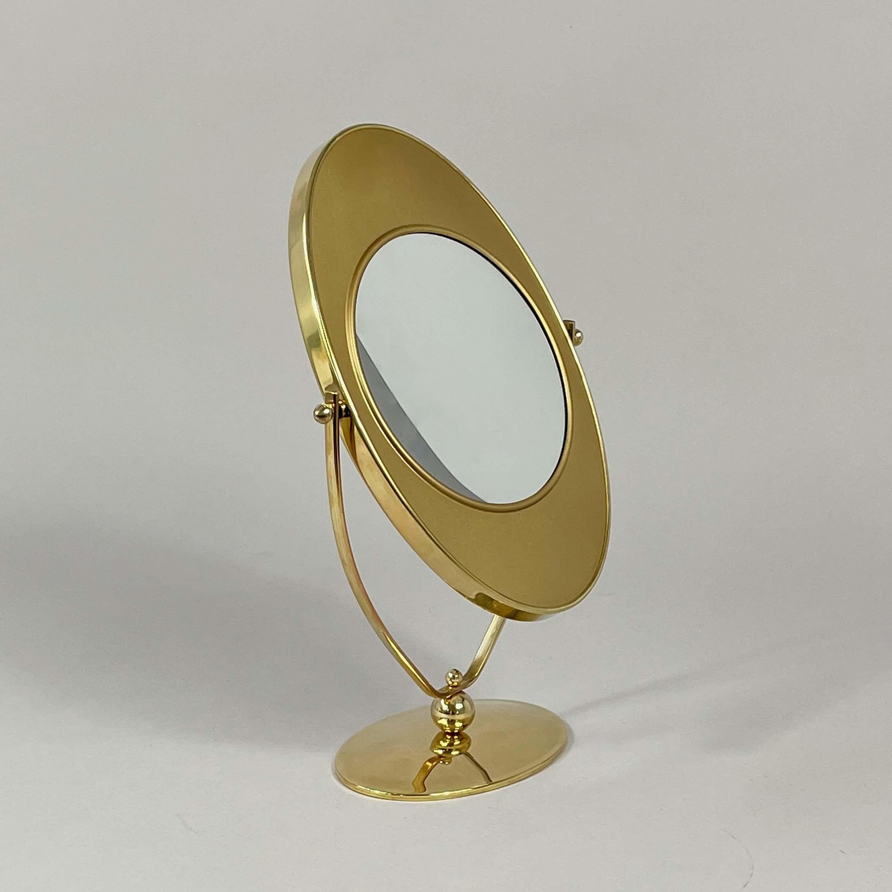 Art Deco Double-Sided Brass Table Mirror, Suecia Años 40 en venta 1