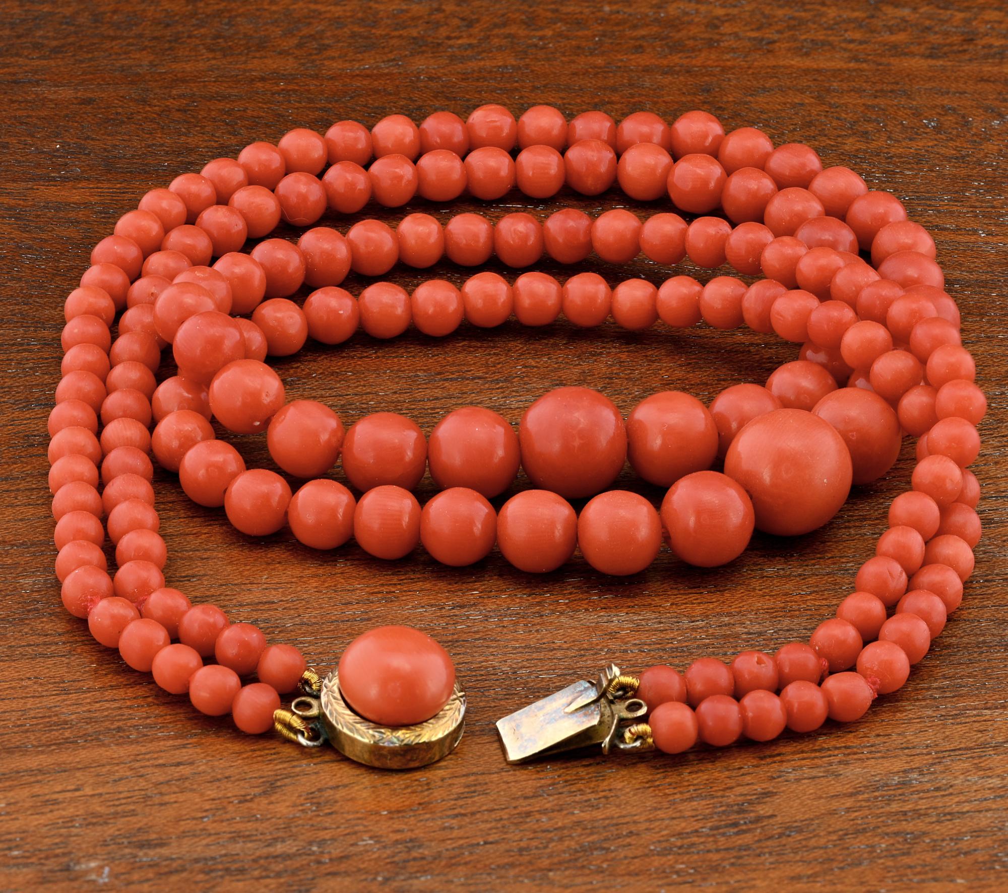 Art Deco Double Strand Natural Red Coral Necklace Gold Clasp For Sale 3