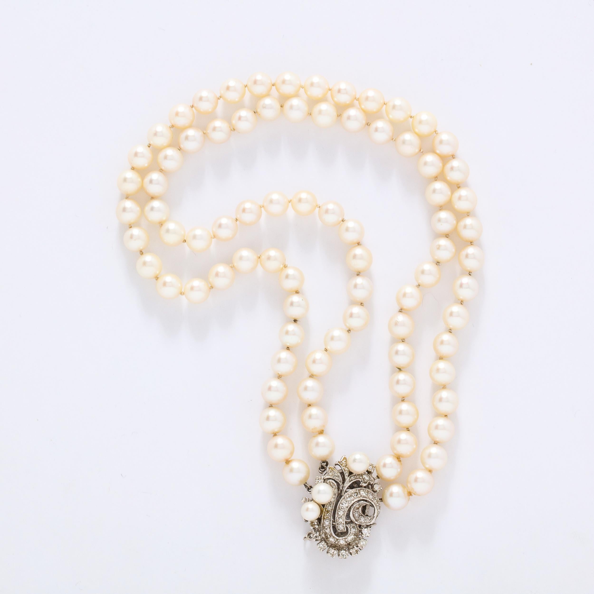 Art Deco Double Strand Pearl Necklace with 14kt Gold, Diamond and Pearl Clasp For Sale 3
