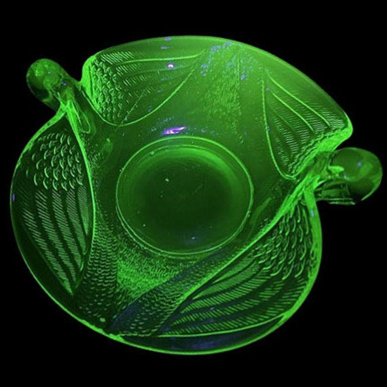 Art Deco Double Swan Uranium Glass Ring Tray Bowl by Fenton Art Glass Co 6