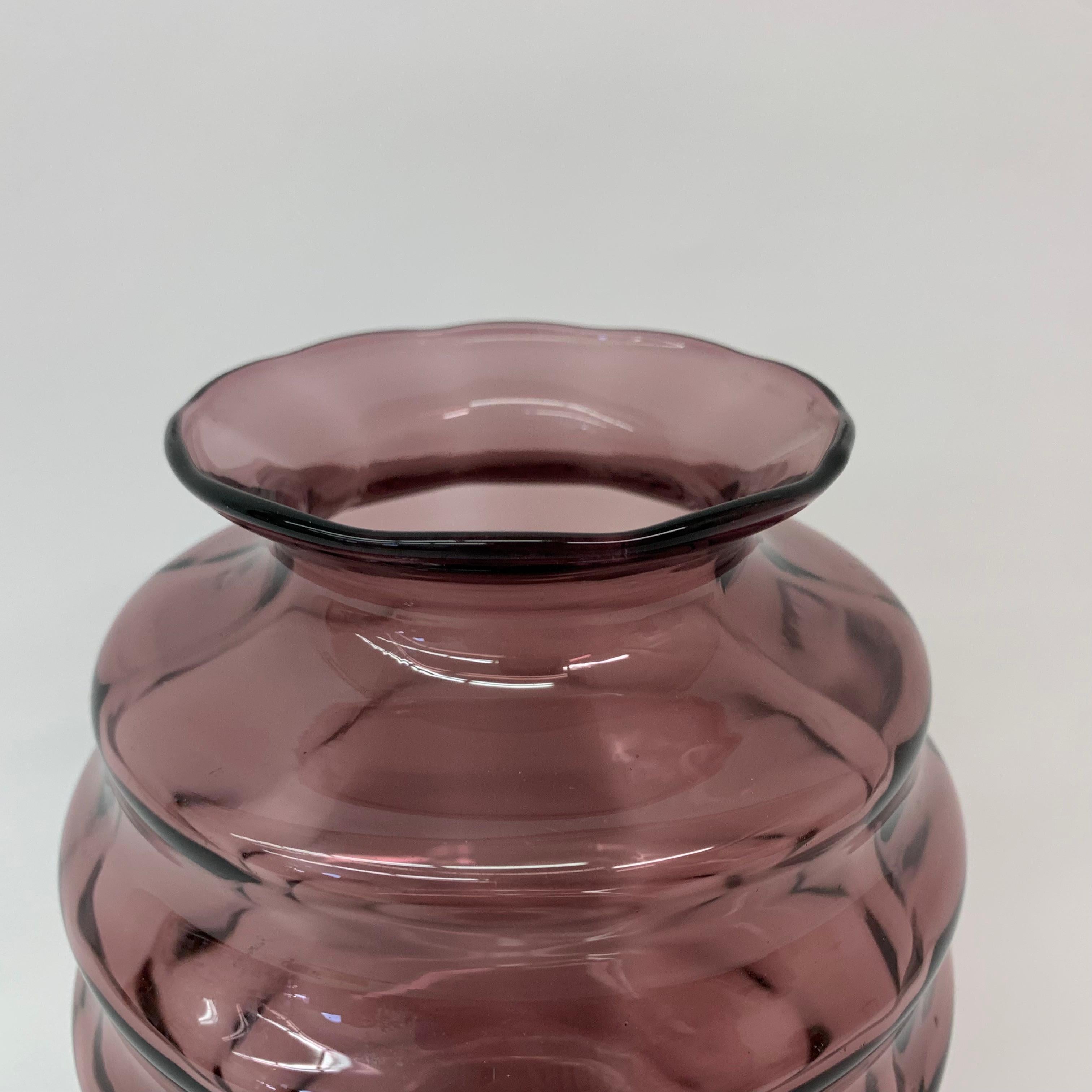 Art Deco Doyen Vaas Purple Glass, 1930’s For Sale 3