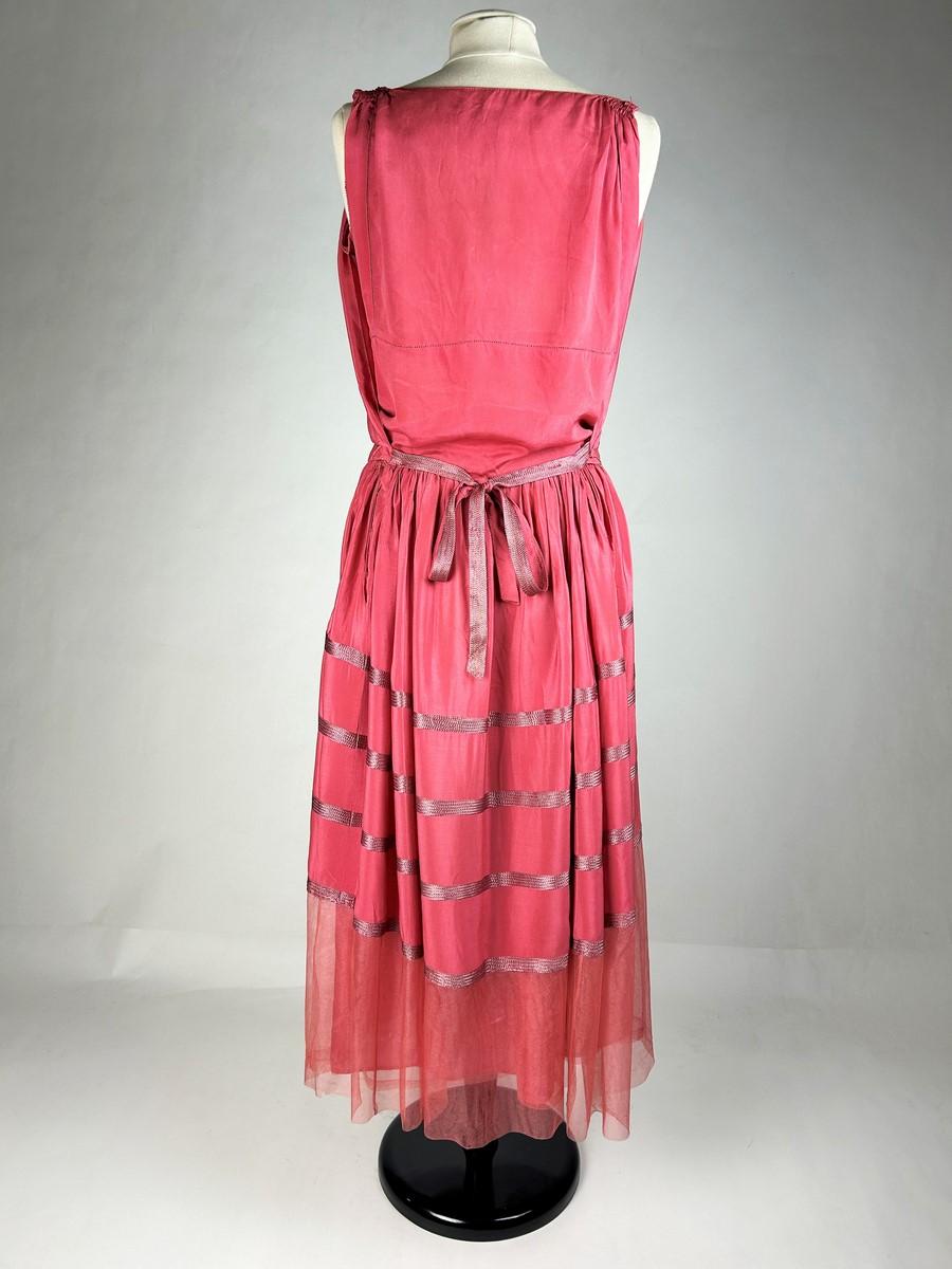 Art Deco dress in coral pink silk crepe and tulle - France Circa 1920-1925 For Sale 1