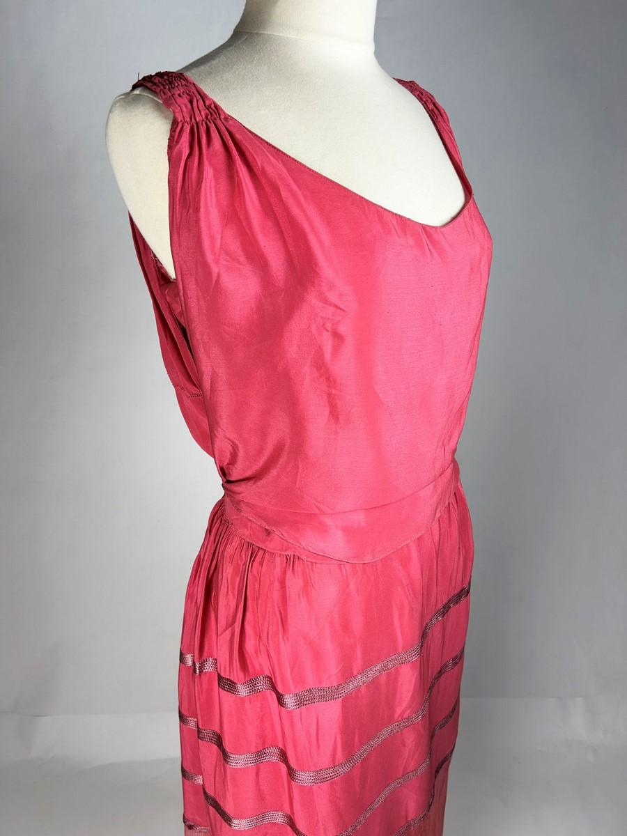 Art Deco dress in coral pink silk crepe and tulle - France Circa 1920-1925 For Sale 4