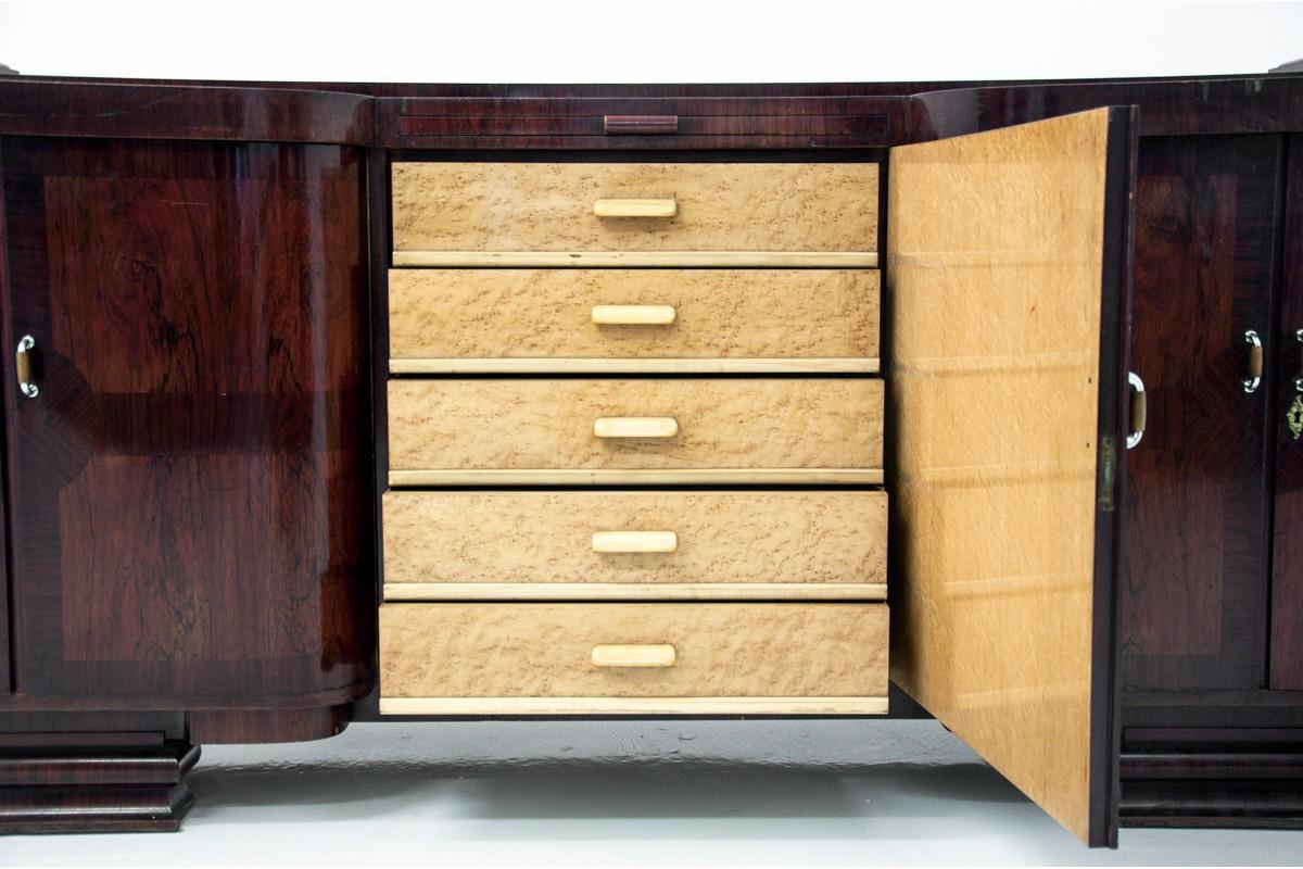 Antique chest of drawers from the beginning of the 20th century.

Year: circa 1930

Origin: Western Europe

Dimensions: Height 110 cm, width 262 cm, depth 72 cm.
