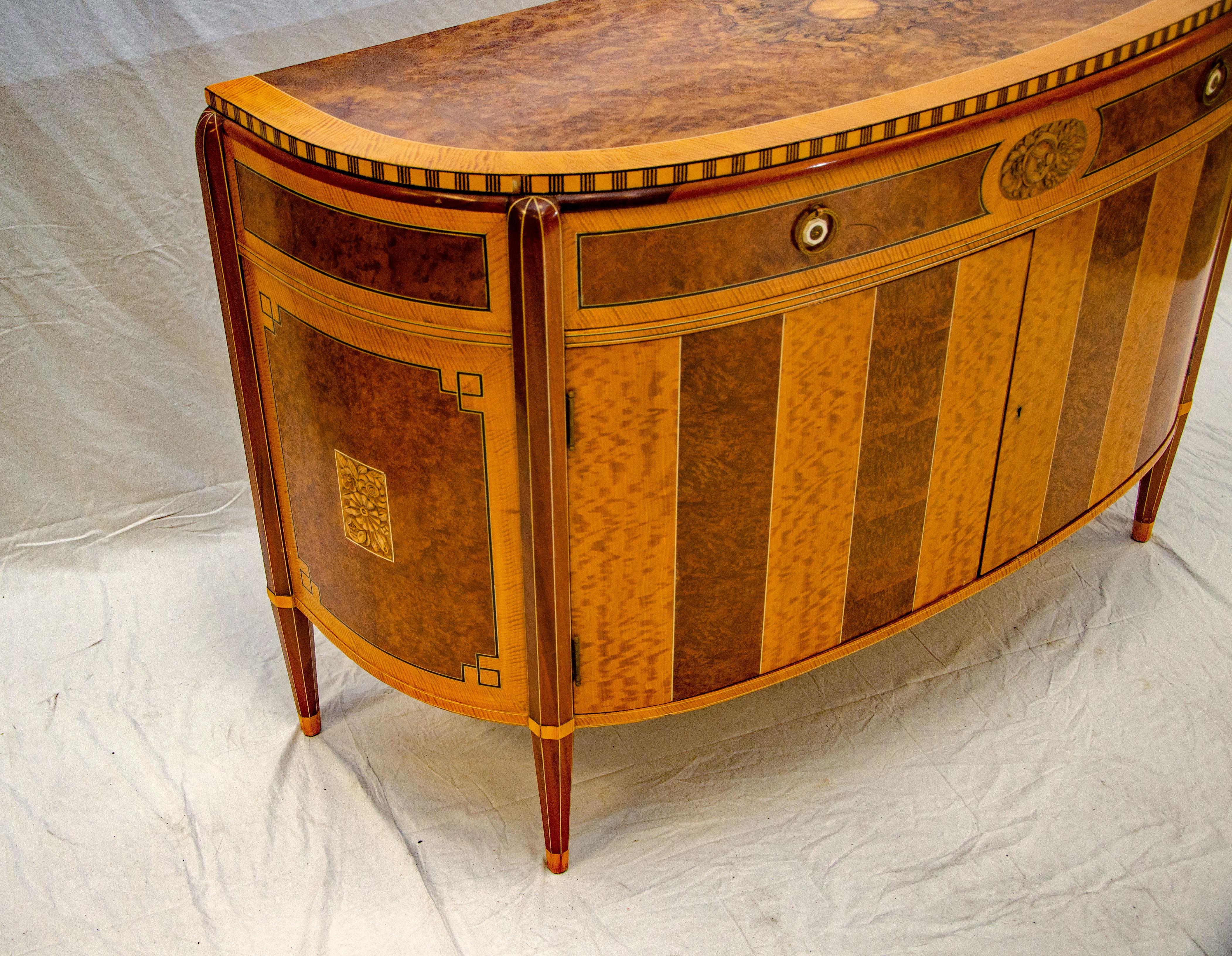 Art-Déco-Kommode / Buffet von Robert W. Irwin, Royal Furniture (Art déco) im Angebot