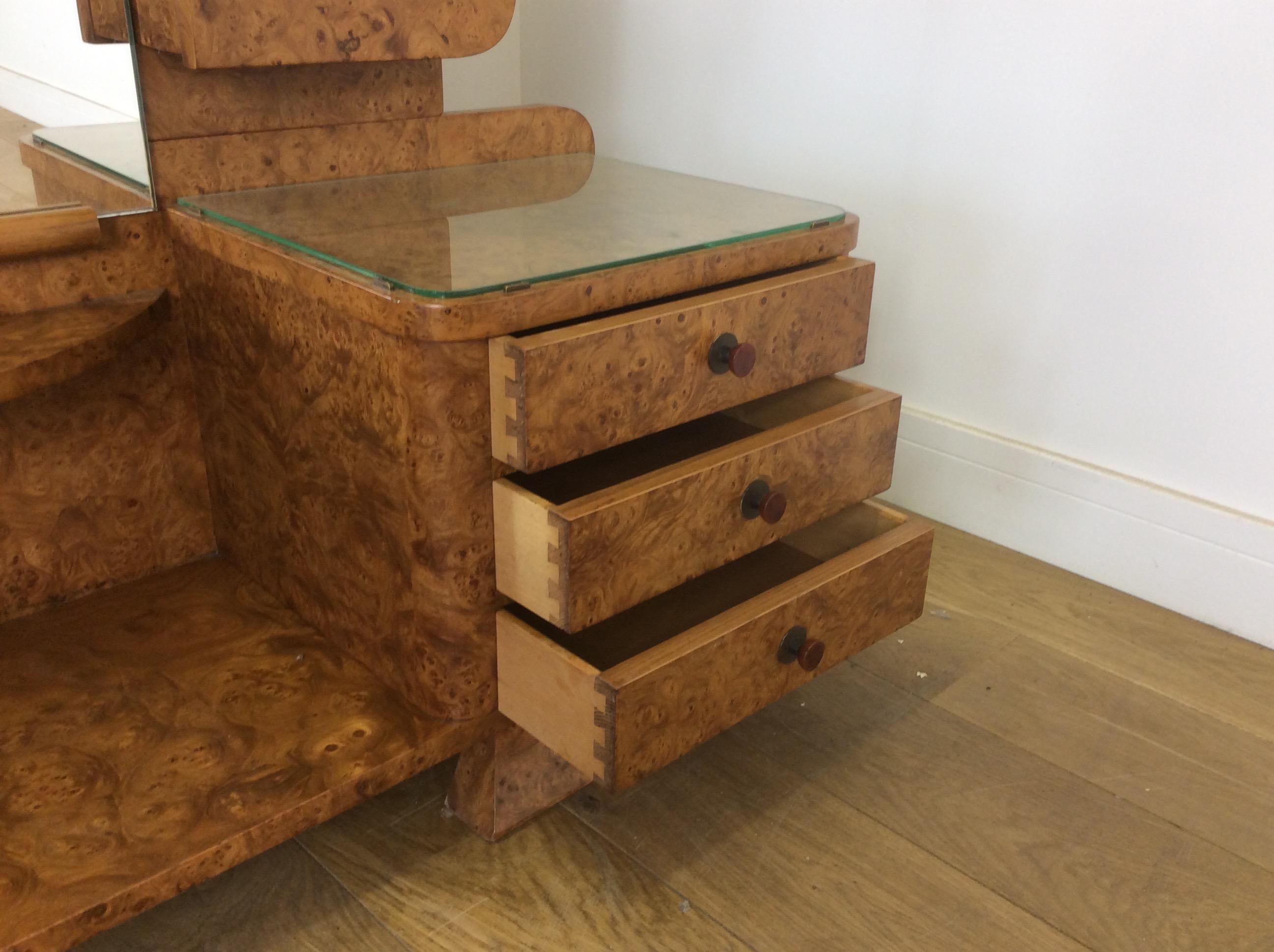 Art Deco Dressing Table in a Beautiful Bird's-Eye Maple For Sale 7