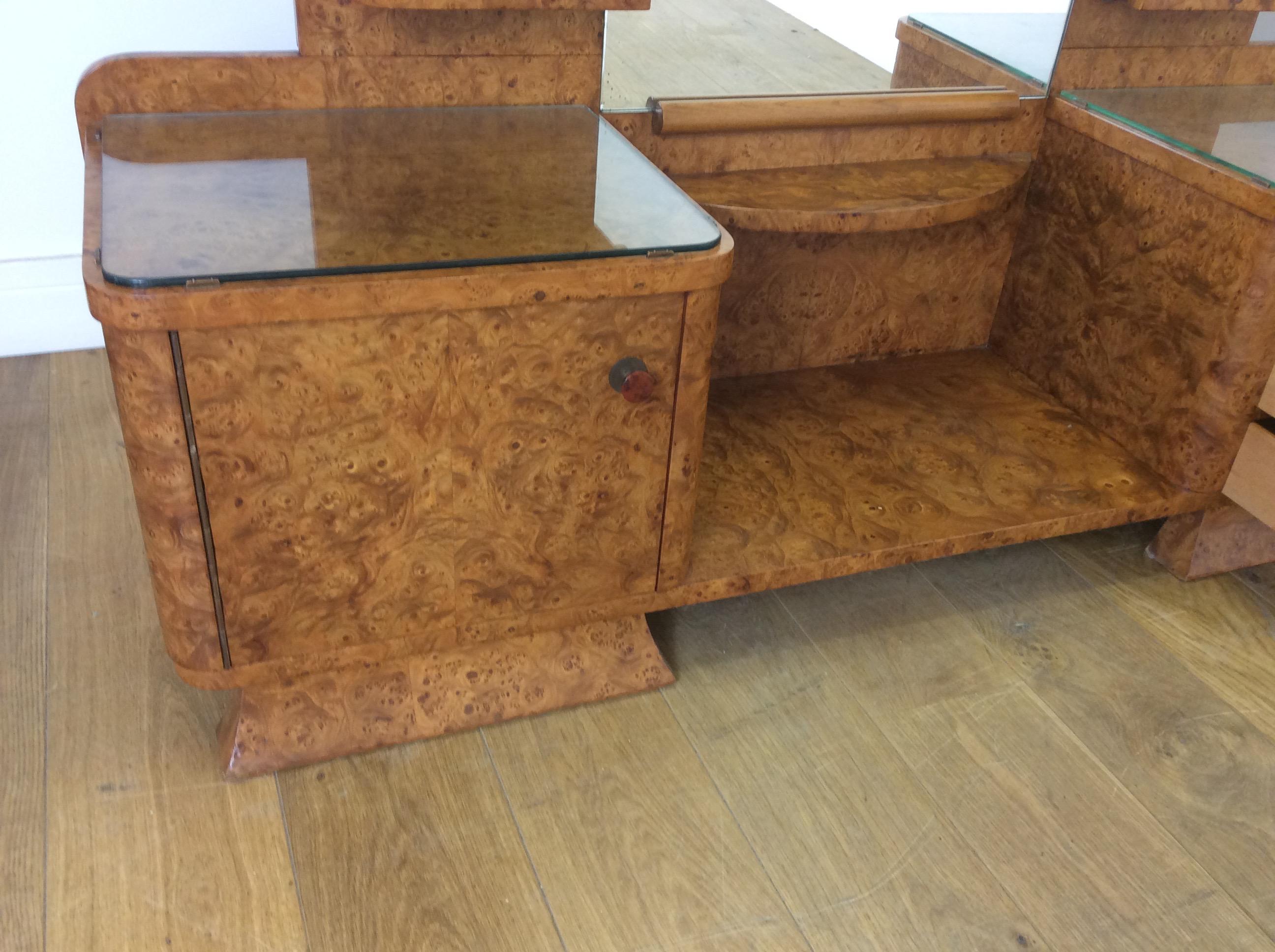 Art Deco Dressing Table in a Beautiful Bird's-Eye Maple For Sale 8