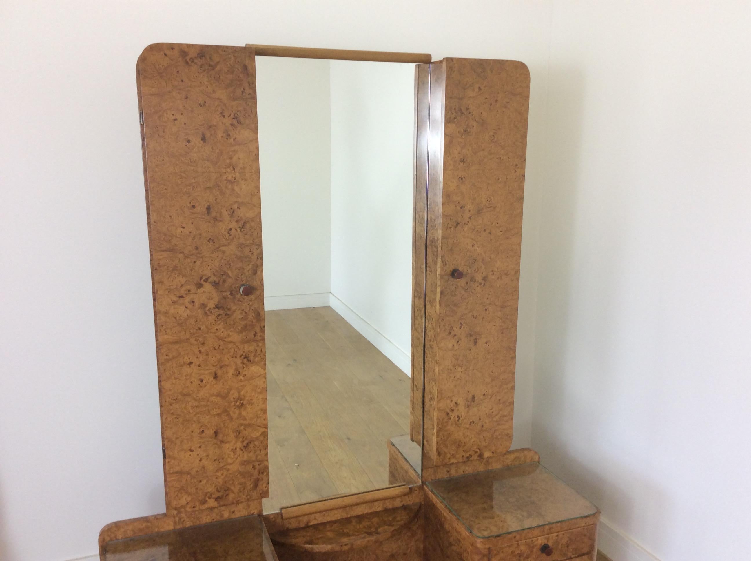 maple dressing table