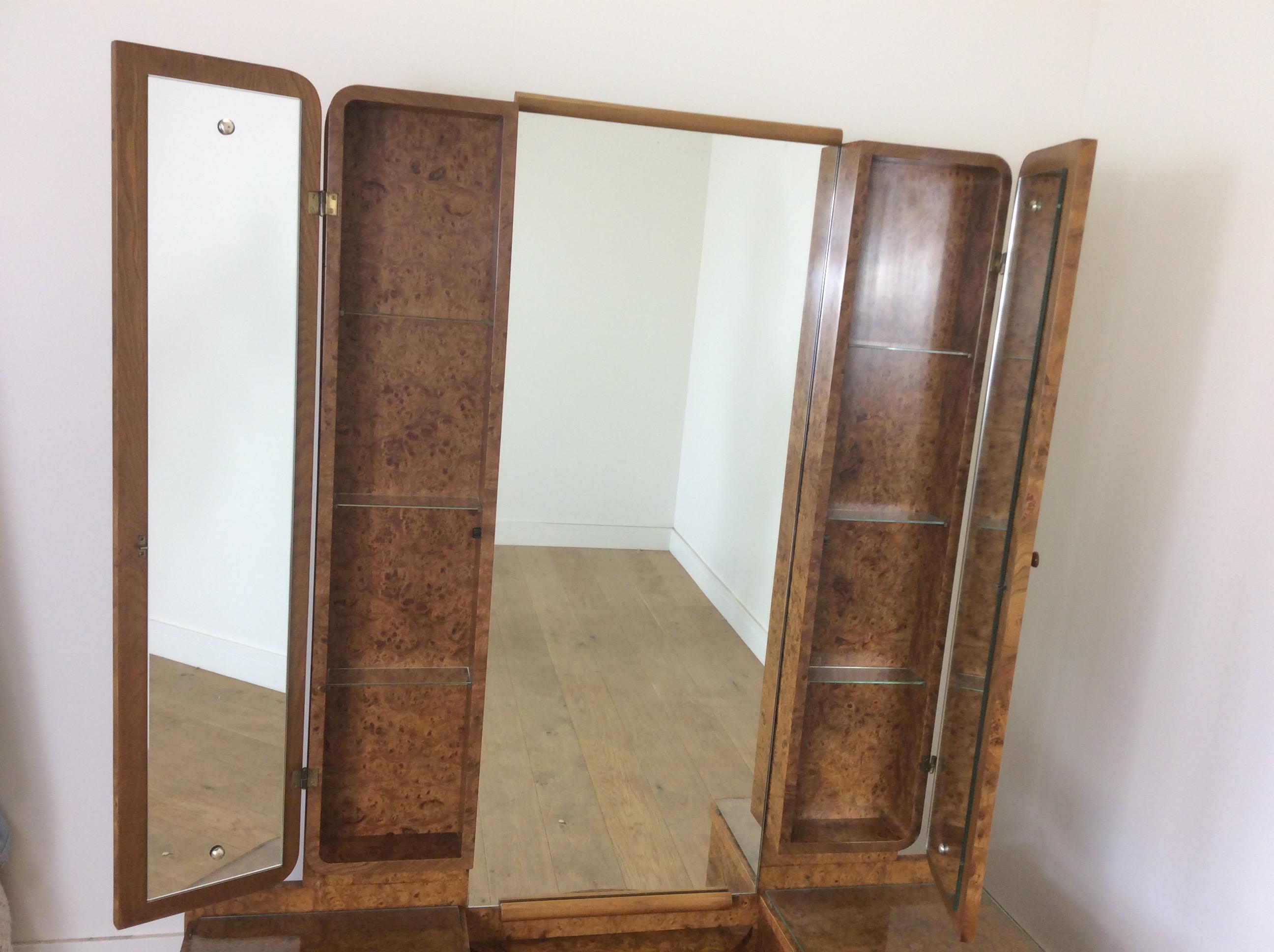 Art Deco Dressing Table in a Beautiful Bird's-Eye Maple For Sale 2