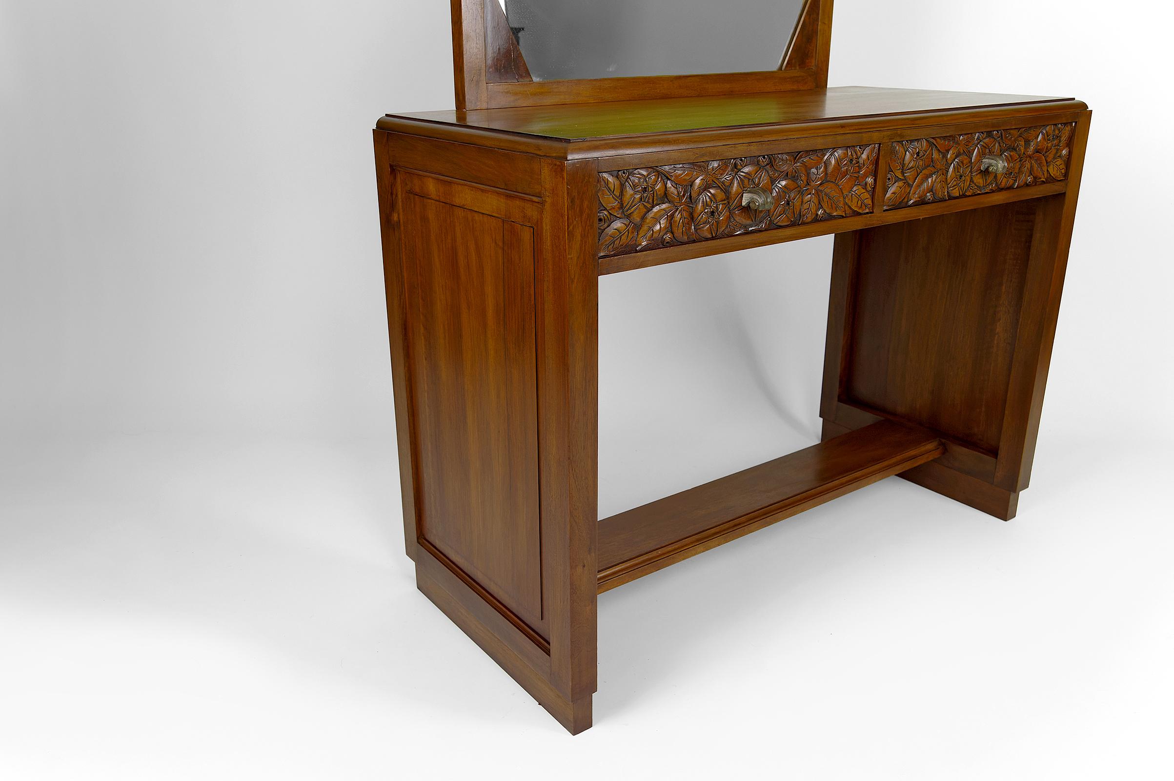 Art Deco Dressing Table in Carved Walnut, France, circa 1930 For Sale 8